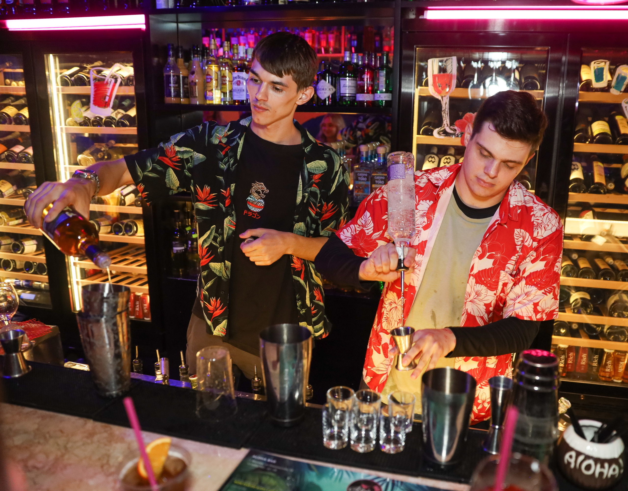 Вечеринки ALOHA BAR. Фотограф мероприятий Ирина Каширина