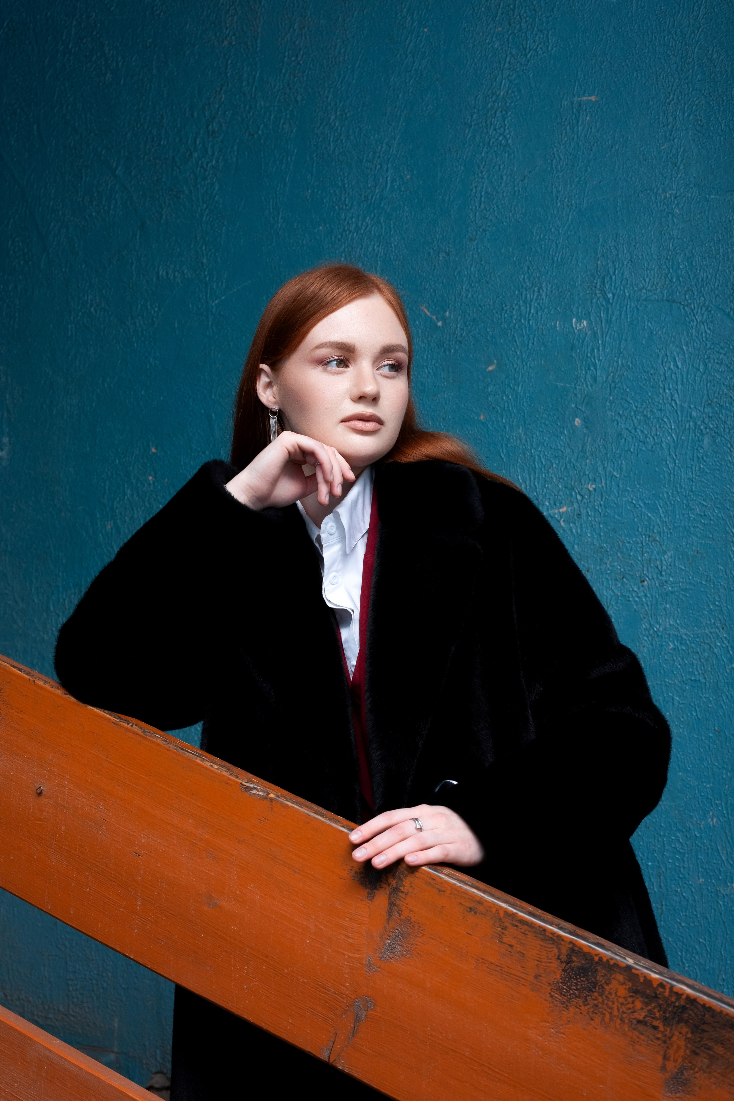 Фото в подъезде: Контраст эпох, контраст стилей, контраст красоты. Фотограф в Томске Евгения Гуляева