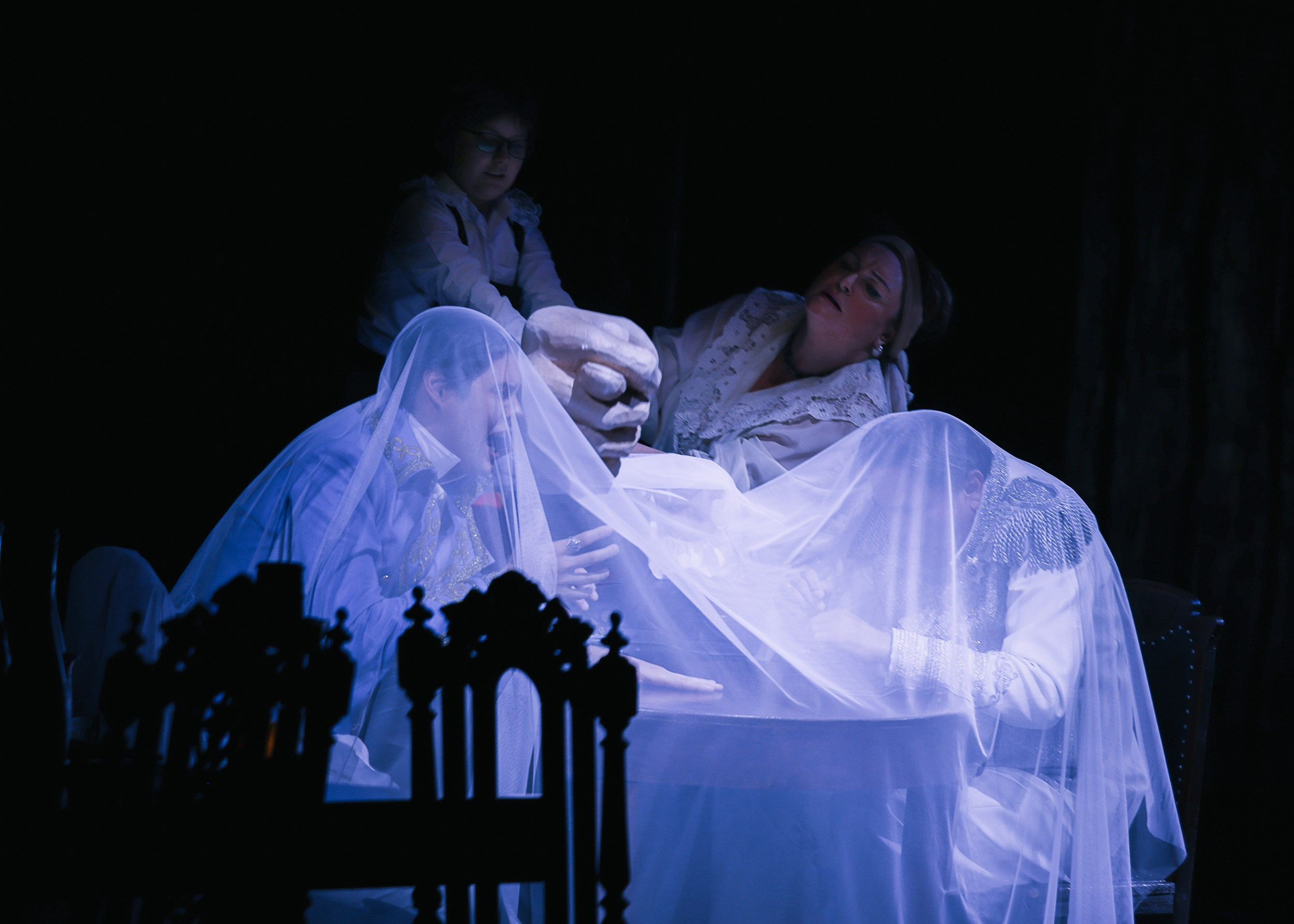 Весёлая женщина. Театр Эрмитаж. Репортажный, архитектурный, театральный и файн-арт фотограф Лена Мельникова в Москве