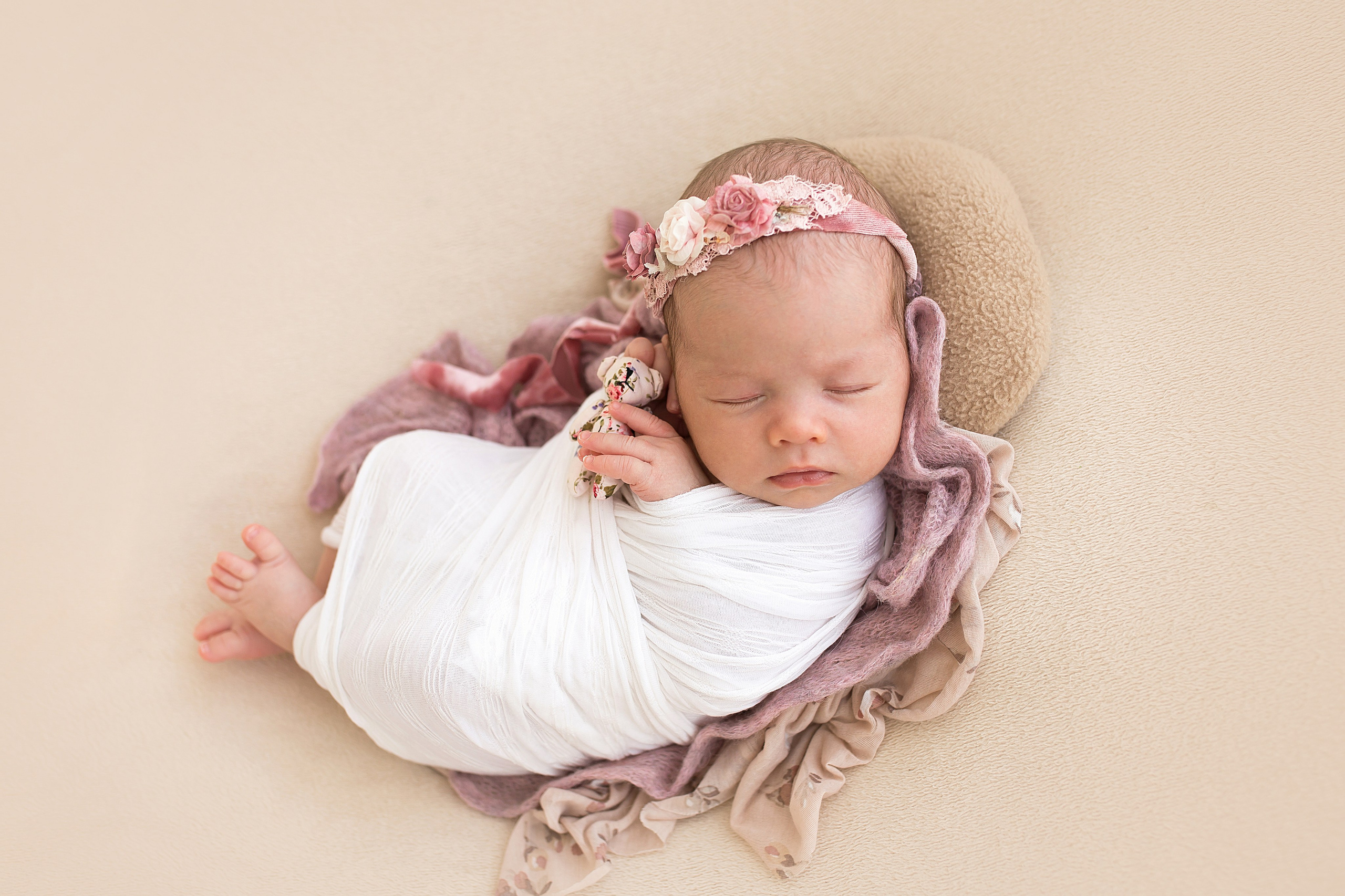 Фотосессия новорождённого. Фотограф новорождённых малышей и детский фотограф В Казани Лана Максим