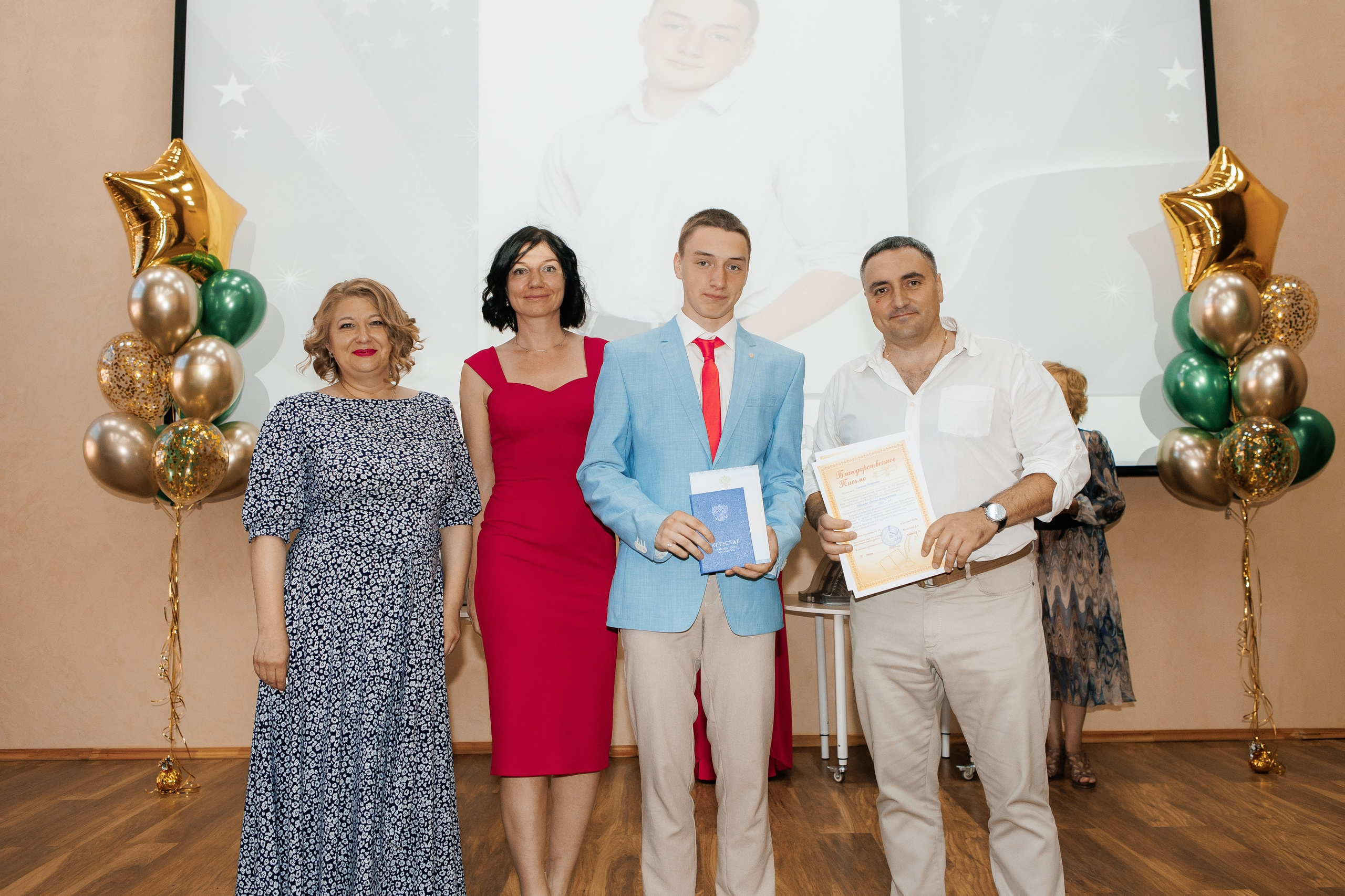 Выпускной Гимназия 12 2024 г. Свадебный и портретный Фотограф в Липецке Дмитрий Котюков