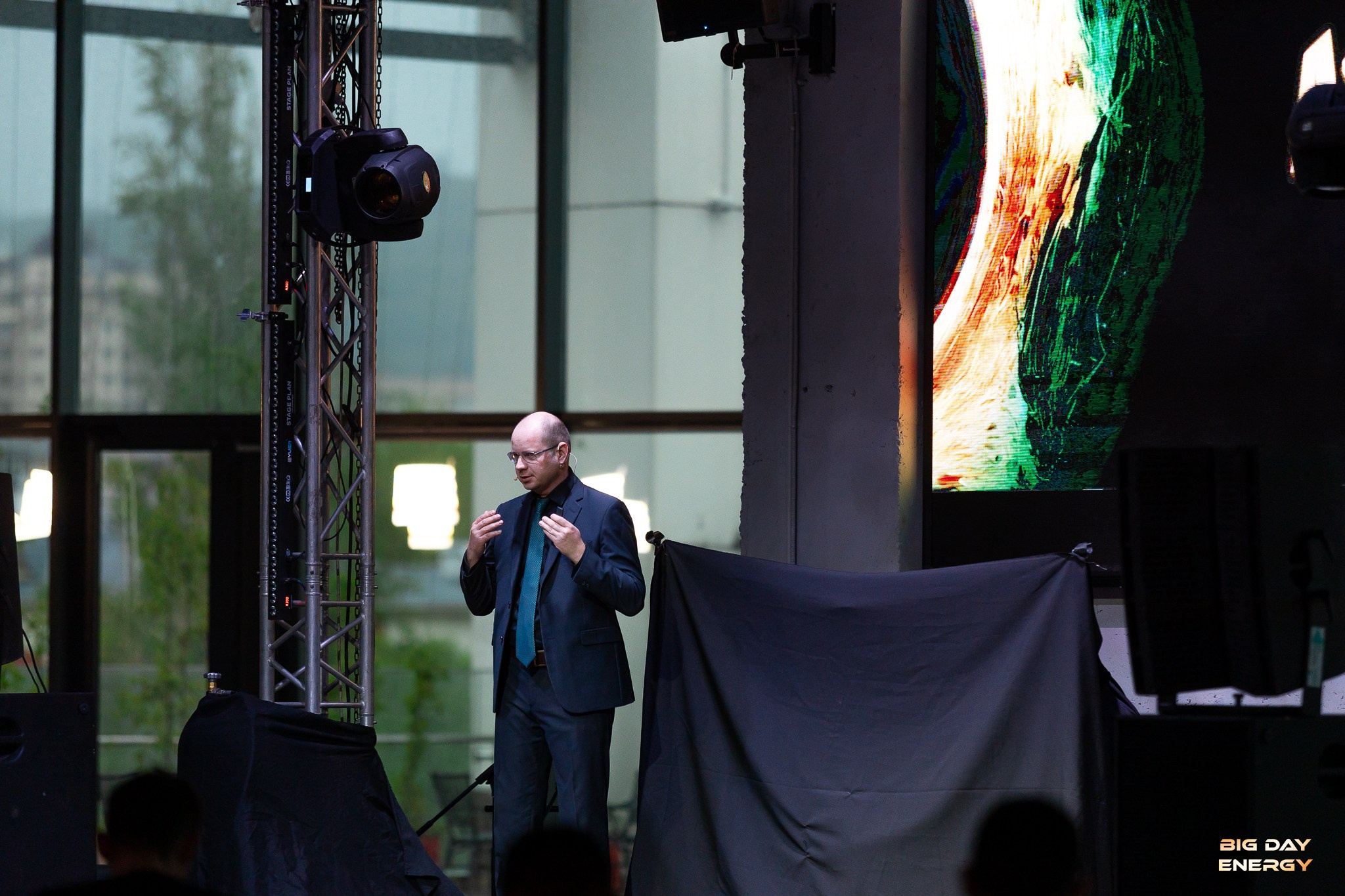 MIKHAIL VASSILYEV — Свадебный и Репортажный фотограф в Алматы