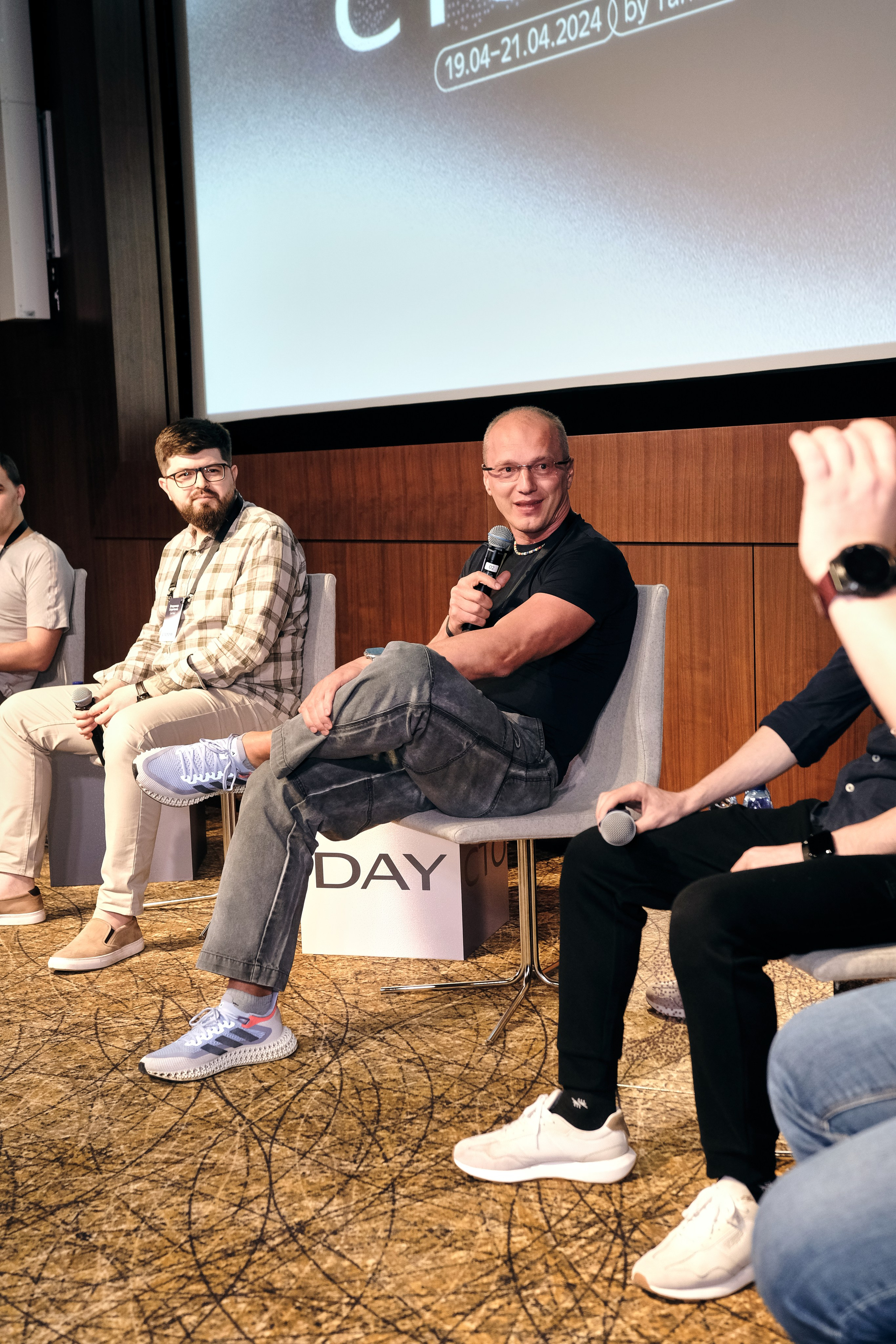 Яндекс конференция. Коммерческий, репортажный фотограф в Москве Лейла Мару