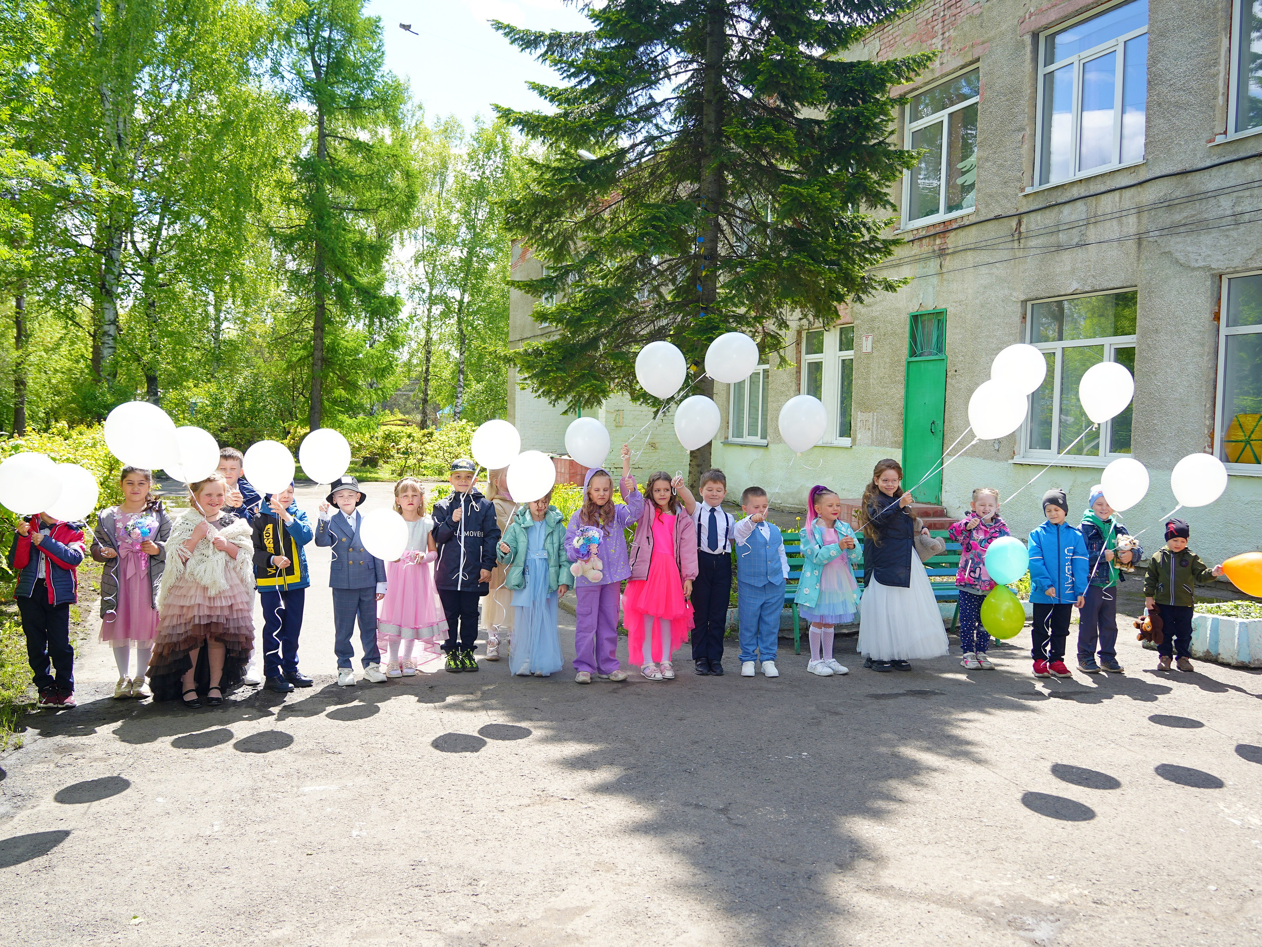 Фотосъемка видеосъёмка фотограф видеооператор новогодних утренников  в. Фотограф, видеооператор Нина Коршунова