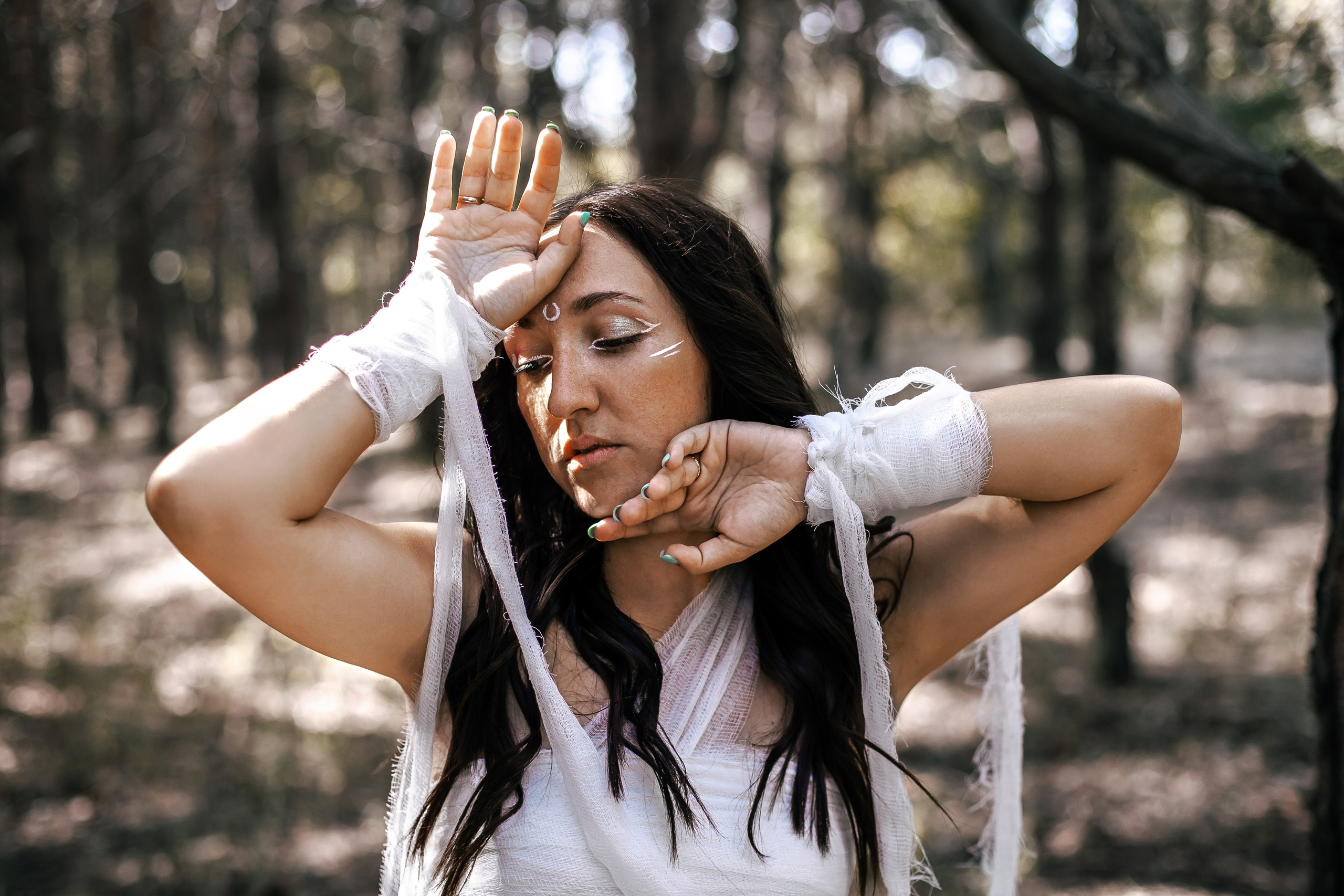 Юлия в лесу. Творческая съемка. Фотограф в Волгограде Норченко Светлана