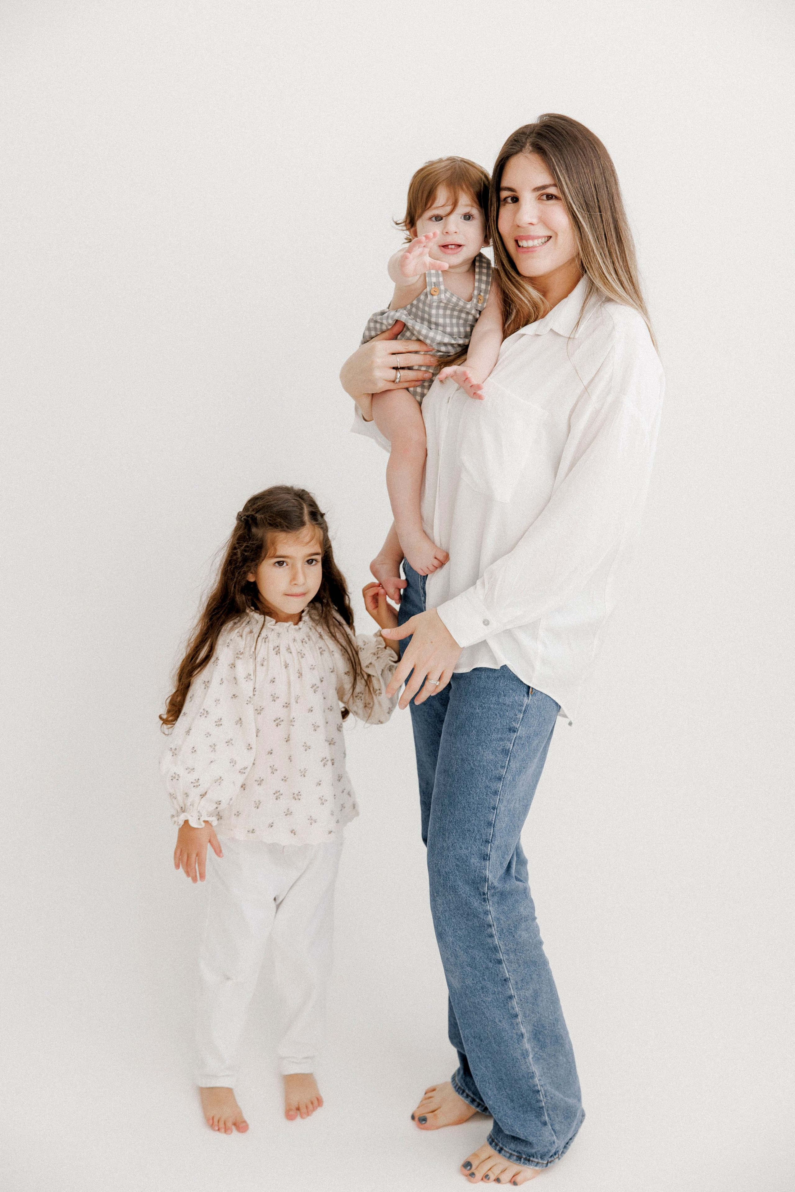 One year inside the White studio. Wedding and family photographer