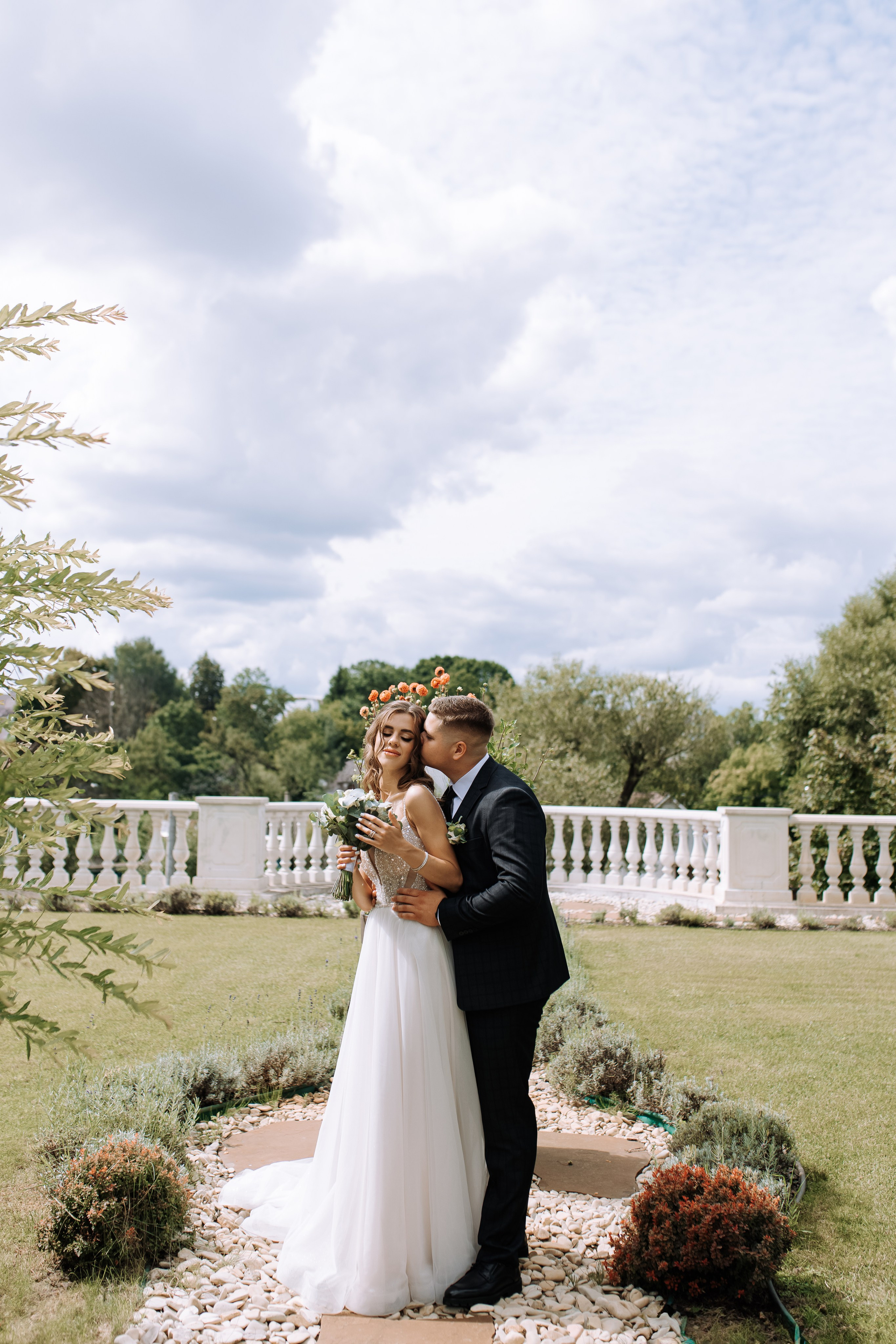 свадебный поцелуй