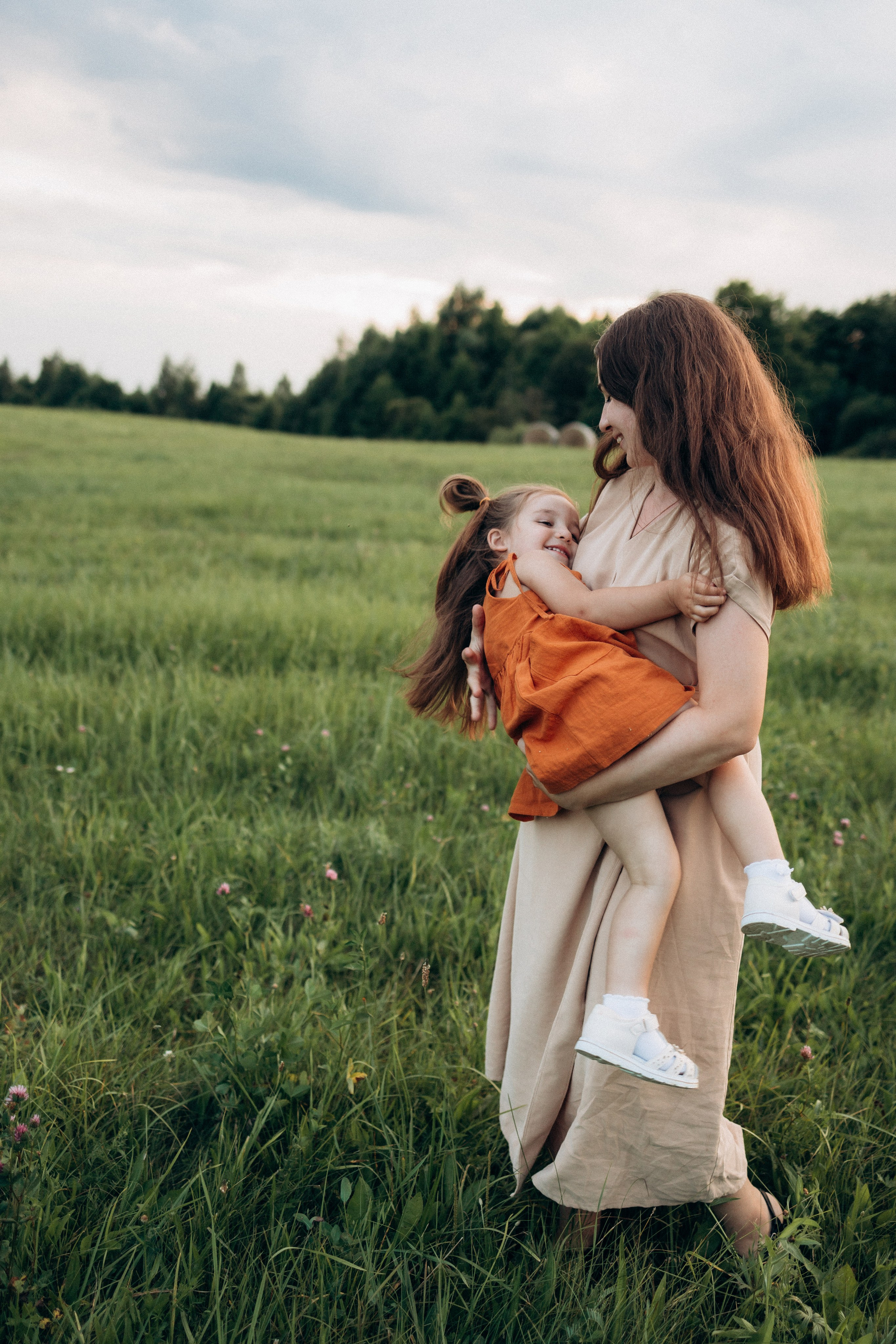 Катя и малышка Аня. Фотограф Елена Рябцева
