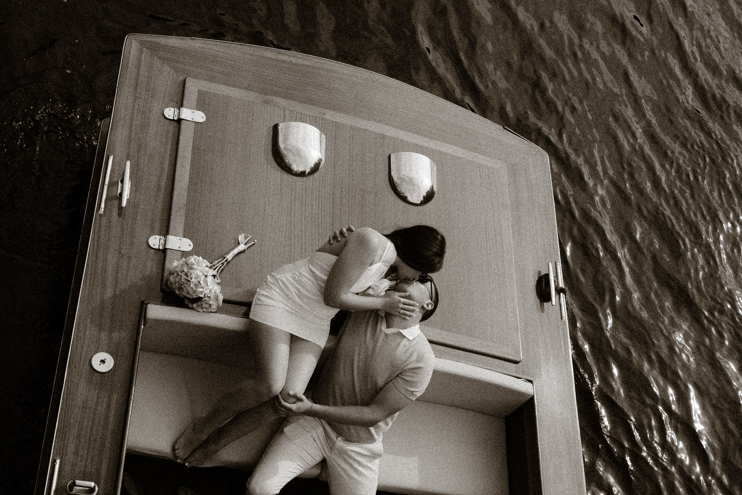 СВАДЕНБНАЯ СЬЕМКА НА КАТЕРЕ ПО КАНАЛАМ САНКТ-ПЕТЕРБУРГА И В АКВАТОРИИ НЕВЫ. Профессиональный фотограф, Санкт-Петербург — Виктория Богомолова