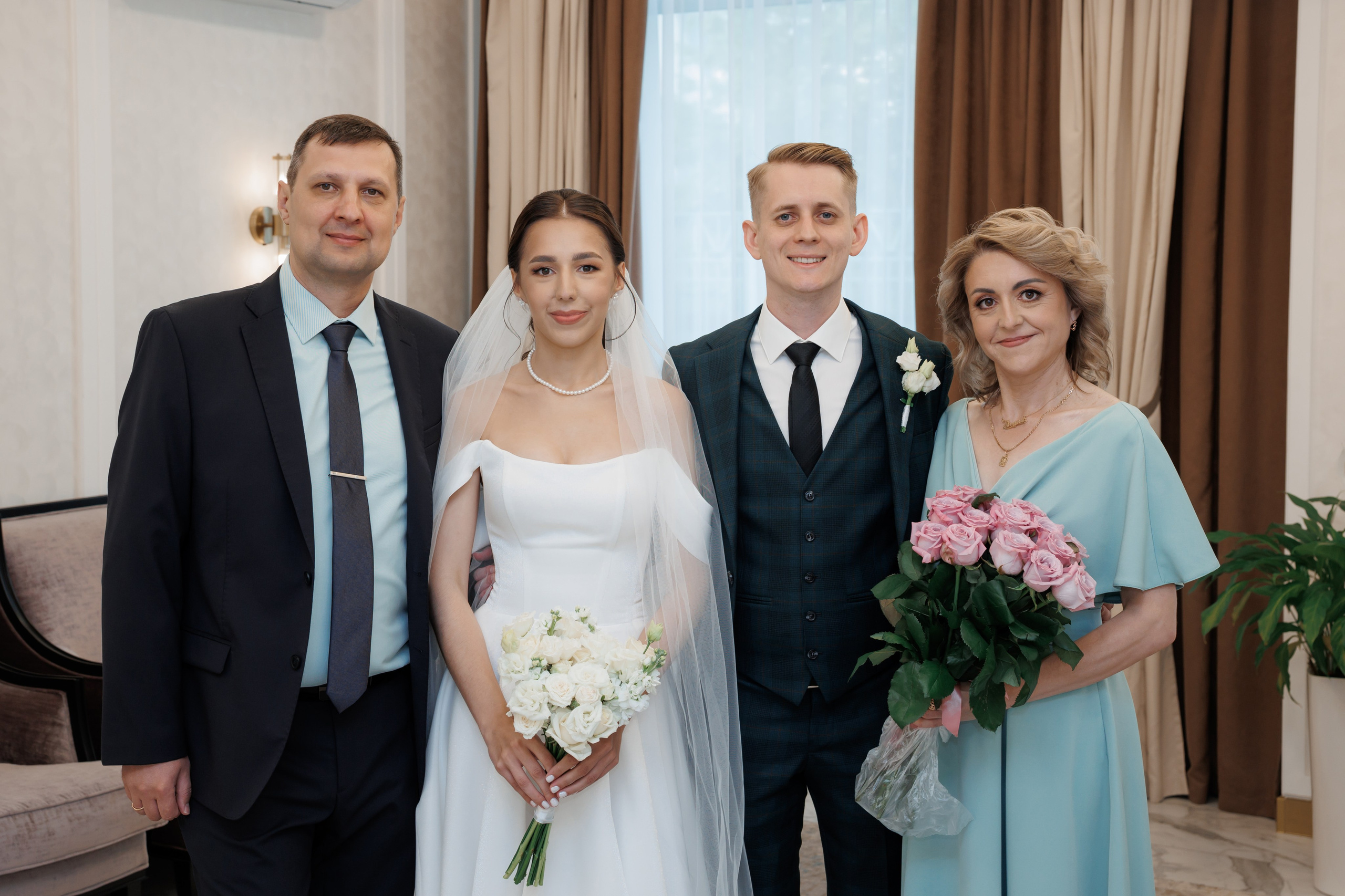 Регистрация в отеле Fish Point, ЗАГС Бутово, прогулка в Остафьево. Свадебный и репортажный фотограф (Москва, Королев и другие)