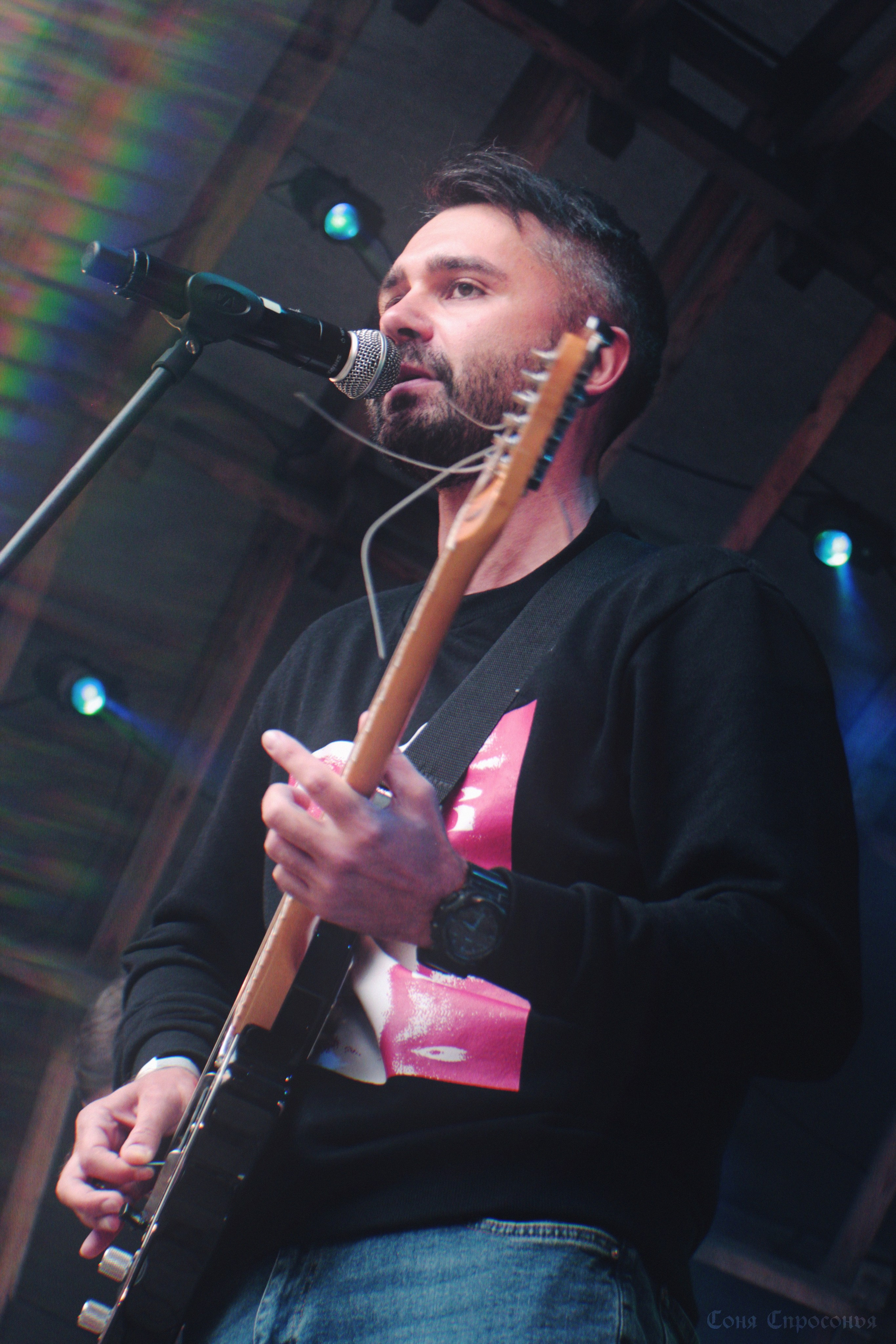 Синестетик 26.08.23. Концертный и портретный фотограф в Москве Соня Спросонья