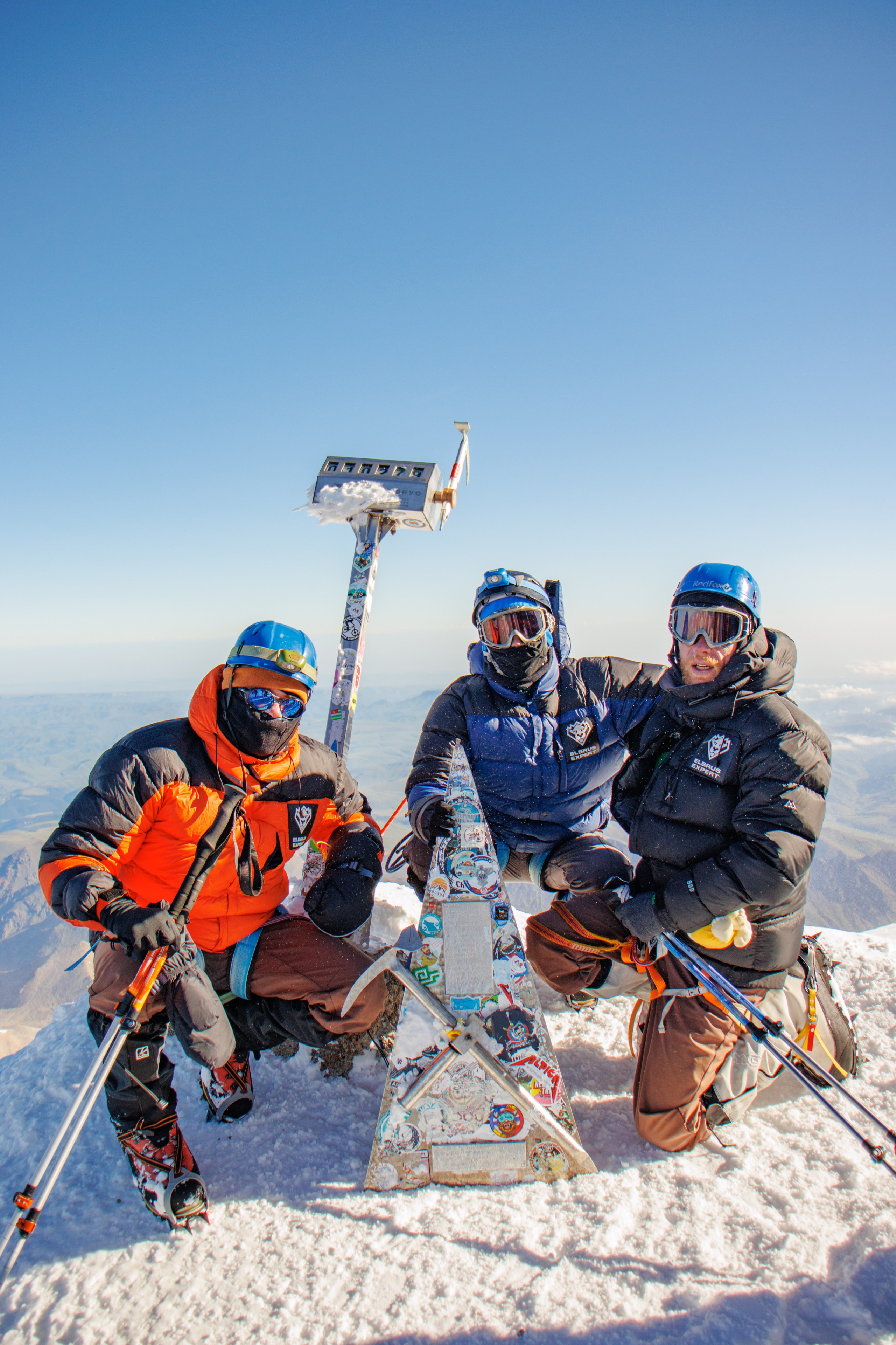 Эльбрус / восхождение. Фотограф на трекинг и восхождение Эльбрус, Приэльбрусье. Елизавета Бобок