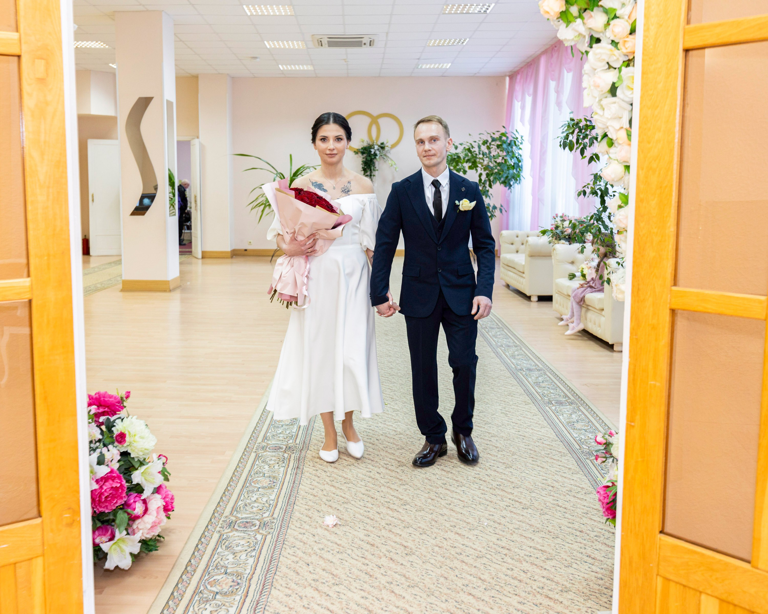 Свадьба, роспись в ЗАГСе, венчание, крещение, выписка из роддома — фотосъёмка. Визуальная упаковка брендов и проектов через фото и видеопроизводство