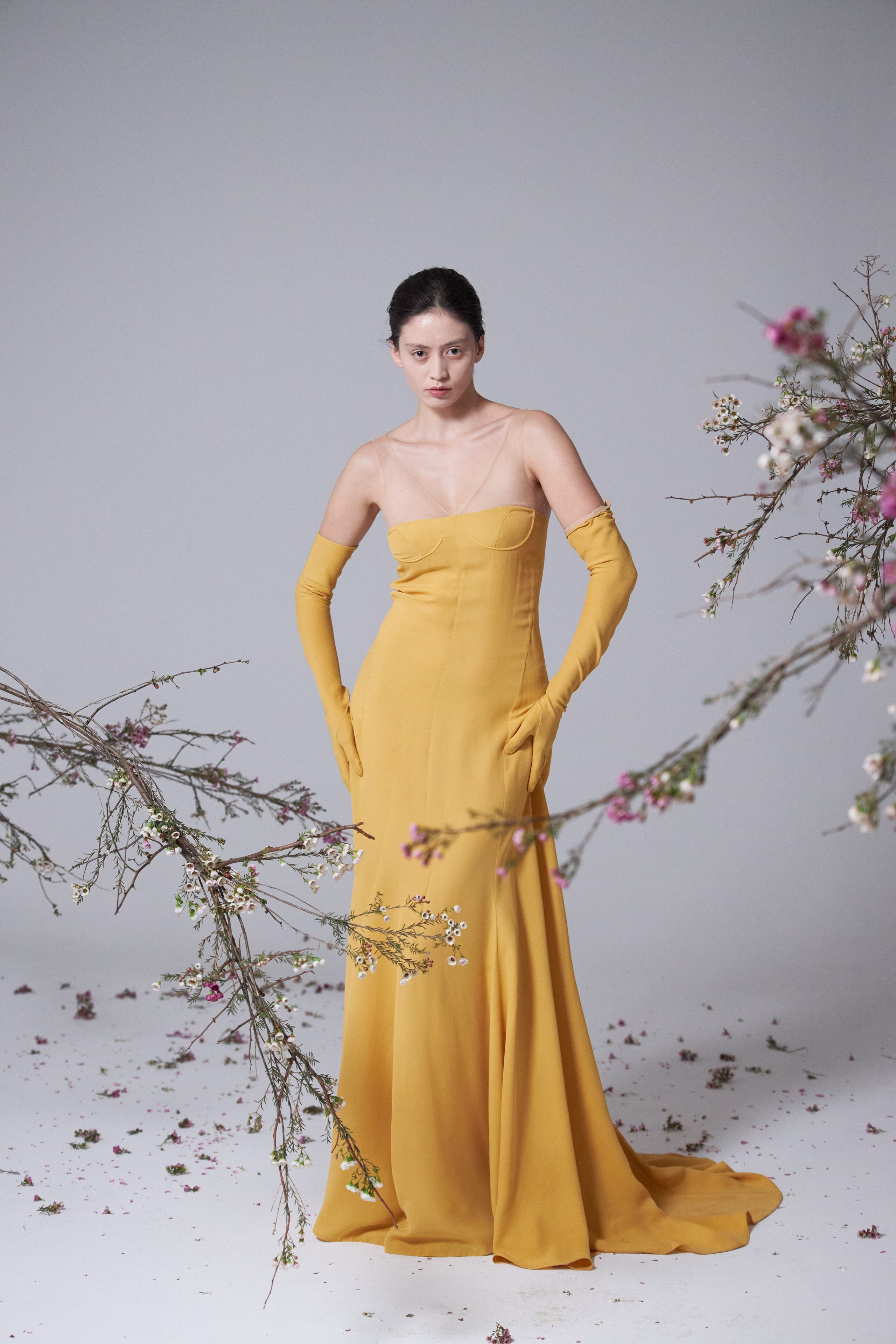 Весенняя съёмка для бренда с живыми цветами. Анна Потявина. Фотограф Москва