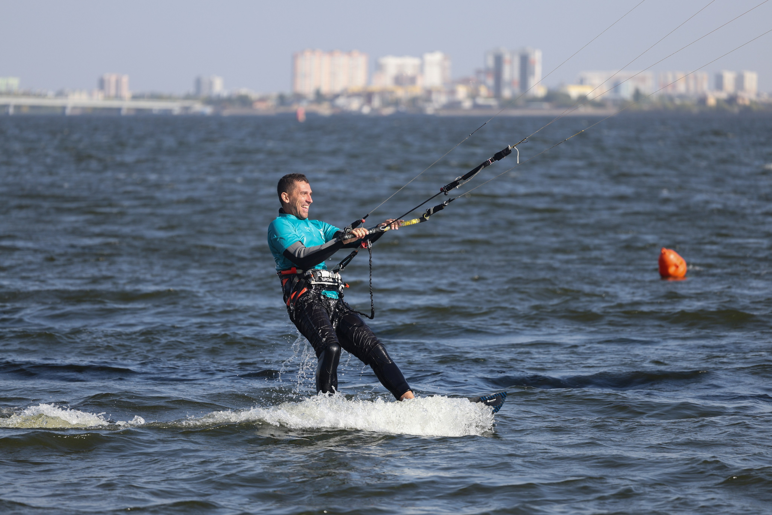 Кайт-Серфинг на Волге. Фотограф Дмитрий Алексеев
