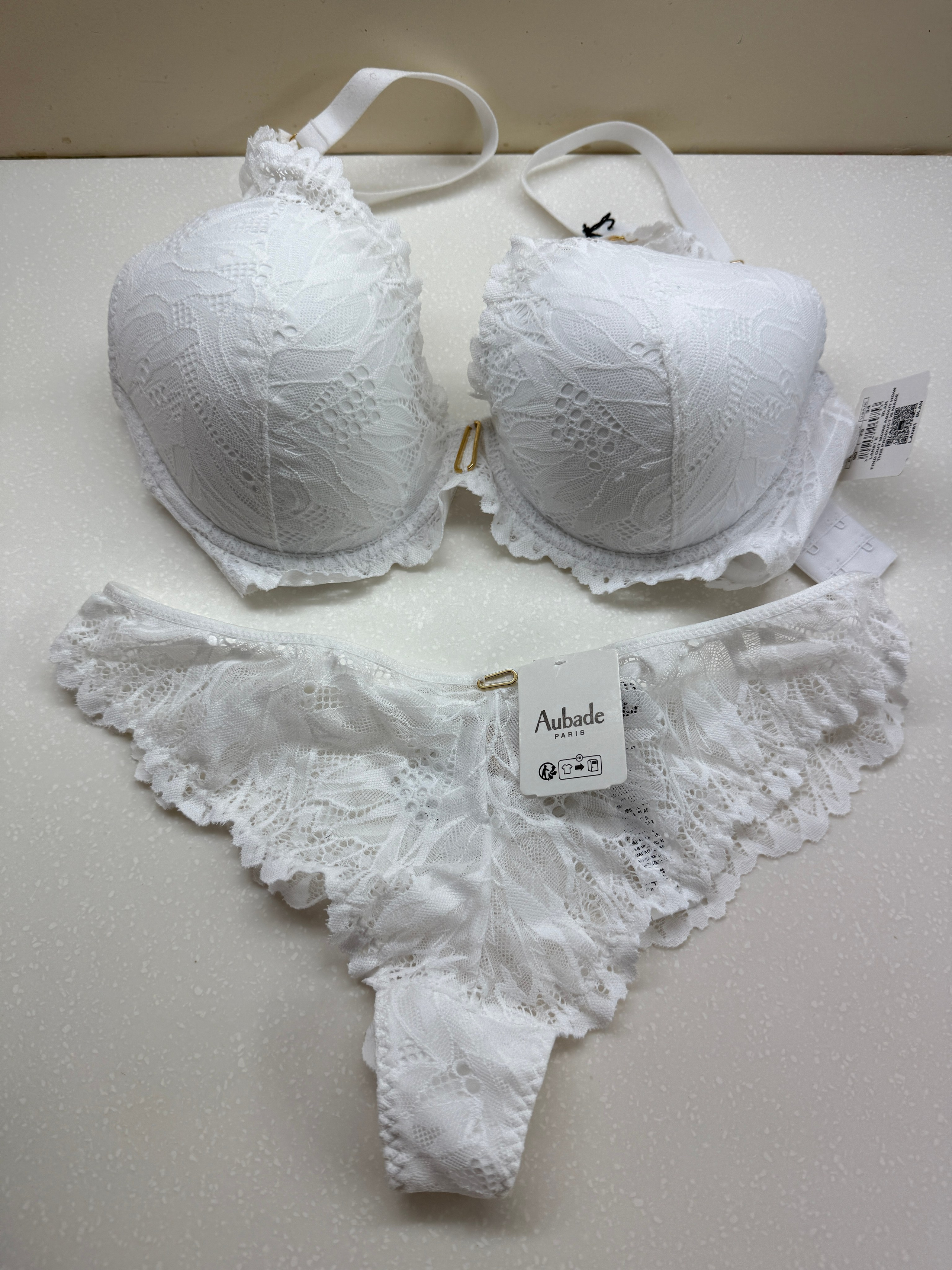 Нижнее белье и купальники. Ваш байер во Франции