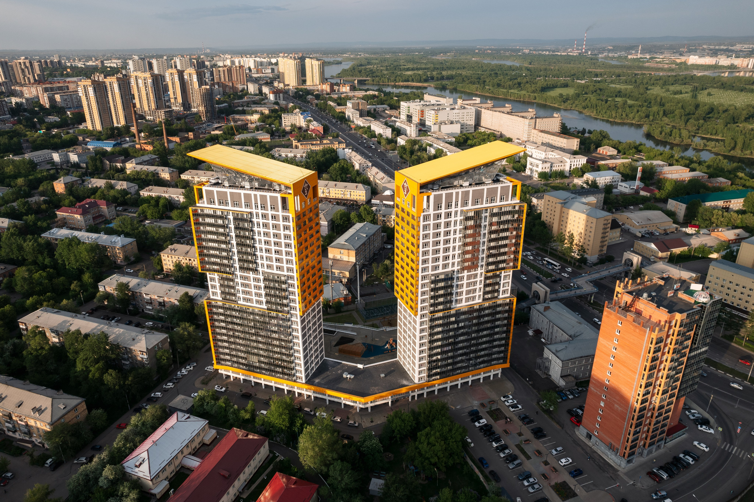 Жилой комплекс на улице Партизана Железняка. Репортажный фотограф Красноярск Алекс Чампакхам