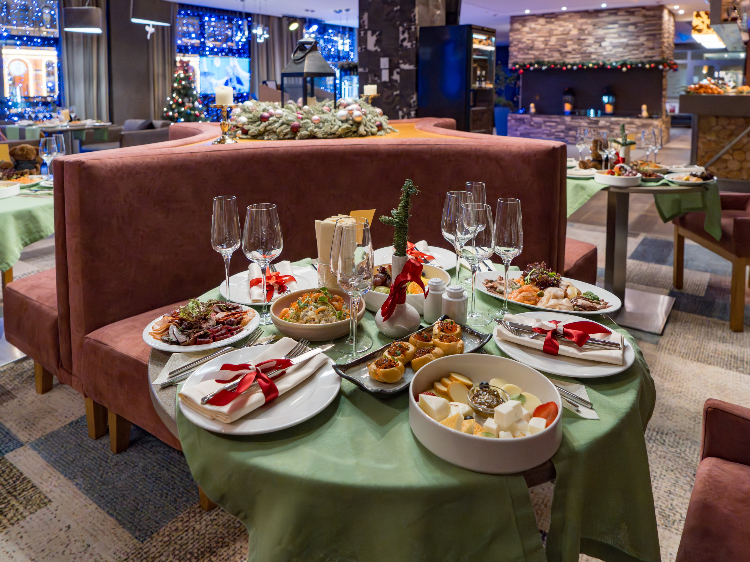 Новый год 2024 в ресторане Эрбелия. Репортажный фотограф в Красной Поляне и Сочи Павлюченко Екатерина