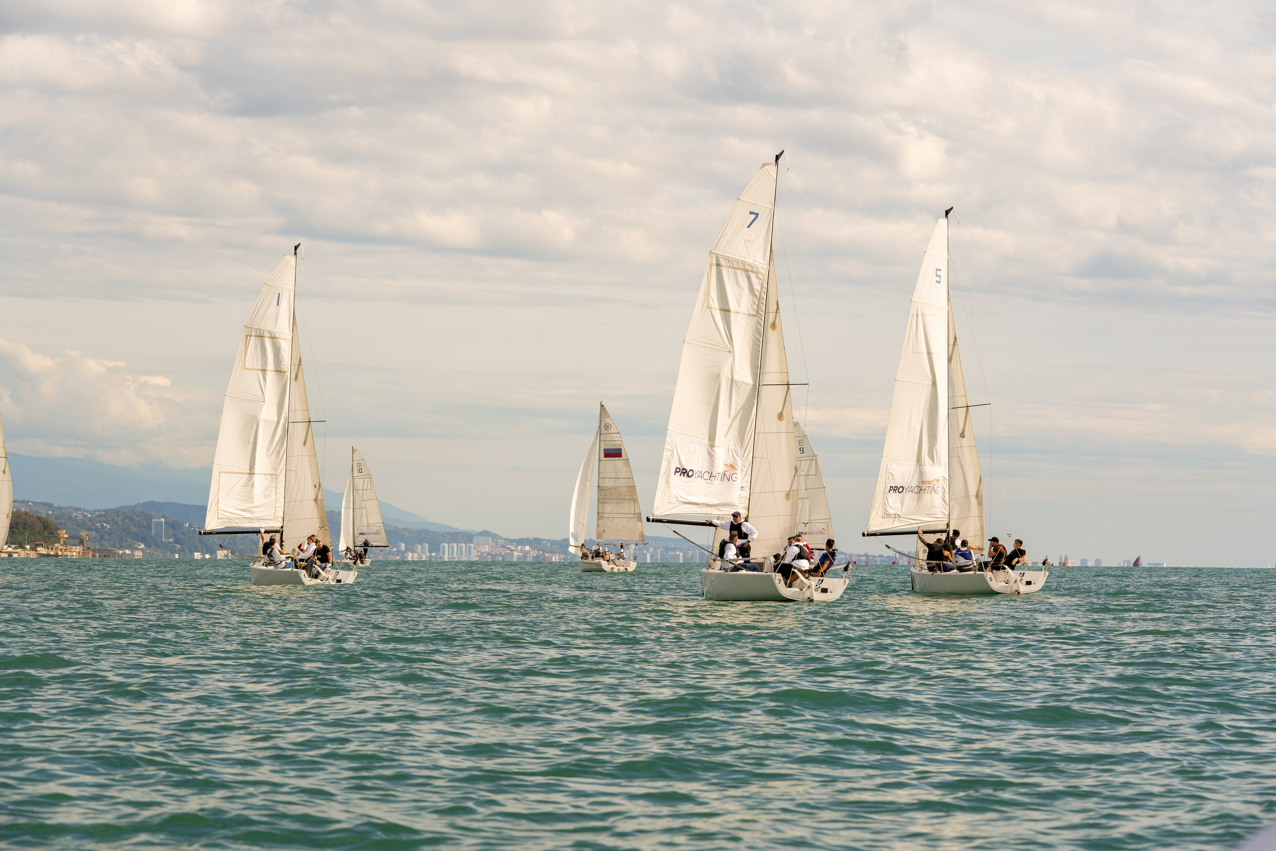 Яхтенная регата для компании Агрегатка. Репортажный фотограф в Красной Поляне и Сочи Павлюченко Екатерина