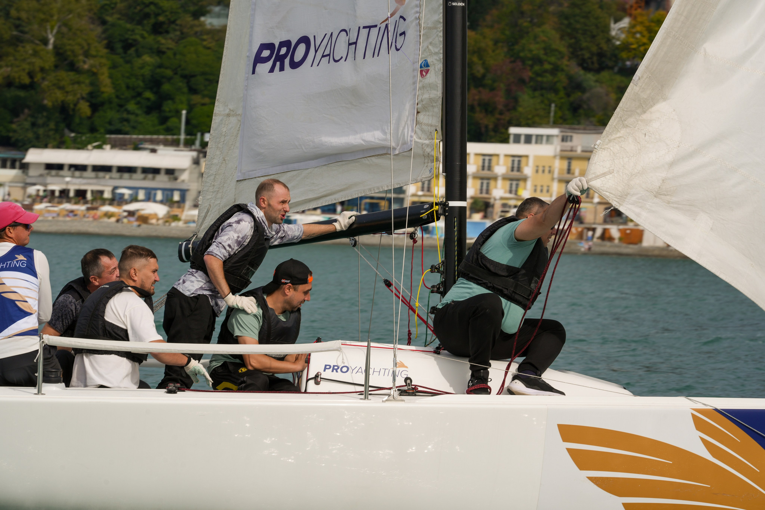 Яхтенная регата для компании Агрегатка. Репортажный фотограф в Красной Поляне и Сочи Павлюченко Екатерина