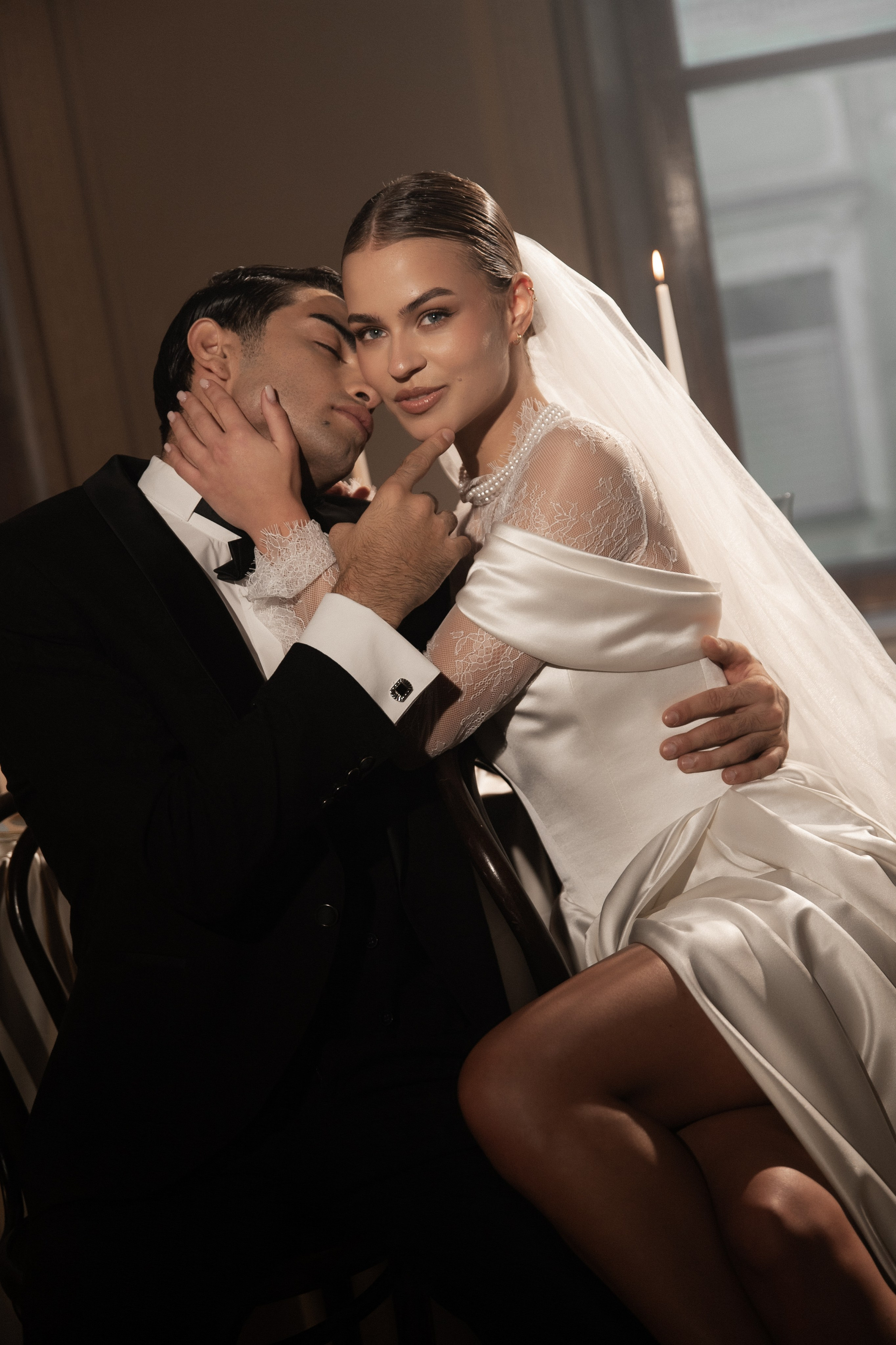 Камерный свадебный ужин при свечах в старинном особняке в фотостудии 21. Kult. Ярослава Ерина — свадебный фотограф в Москве