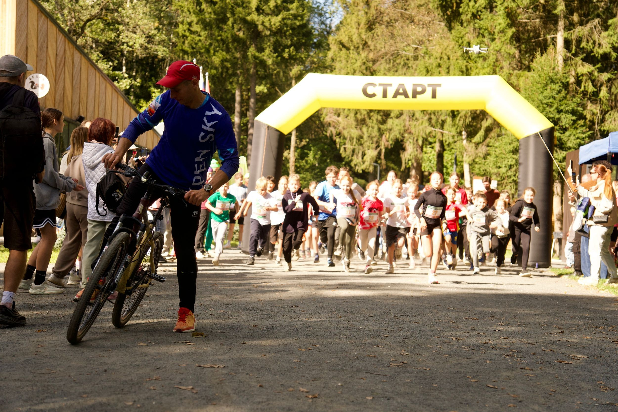 Забег в парке «Дубки». Кафе «БЕЛКА НАШЕПТАЛА». Ну оооочень концептуальное кафе