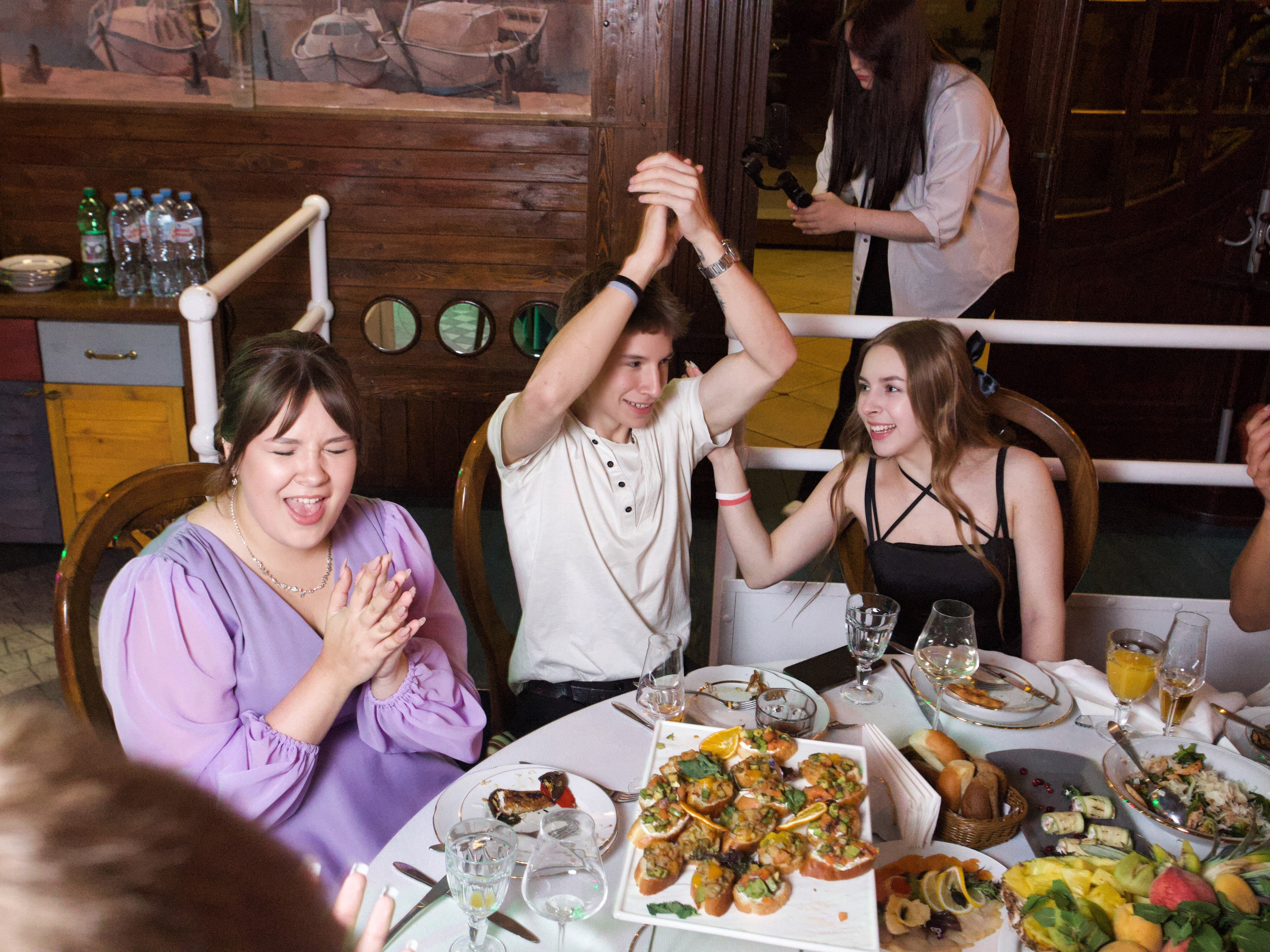 ВЫПУСКНОЙ «КОКОМО» 27.06.24. Репортажный фотограф Анапа