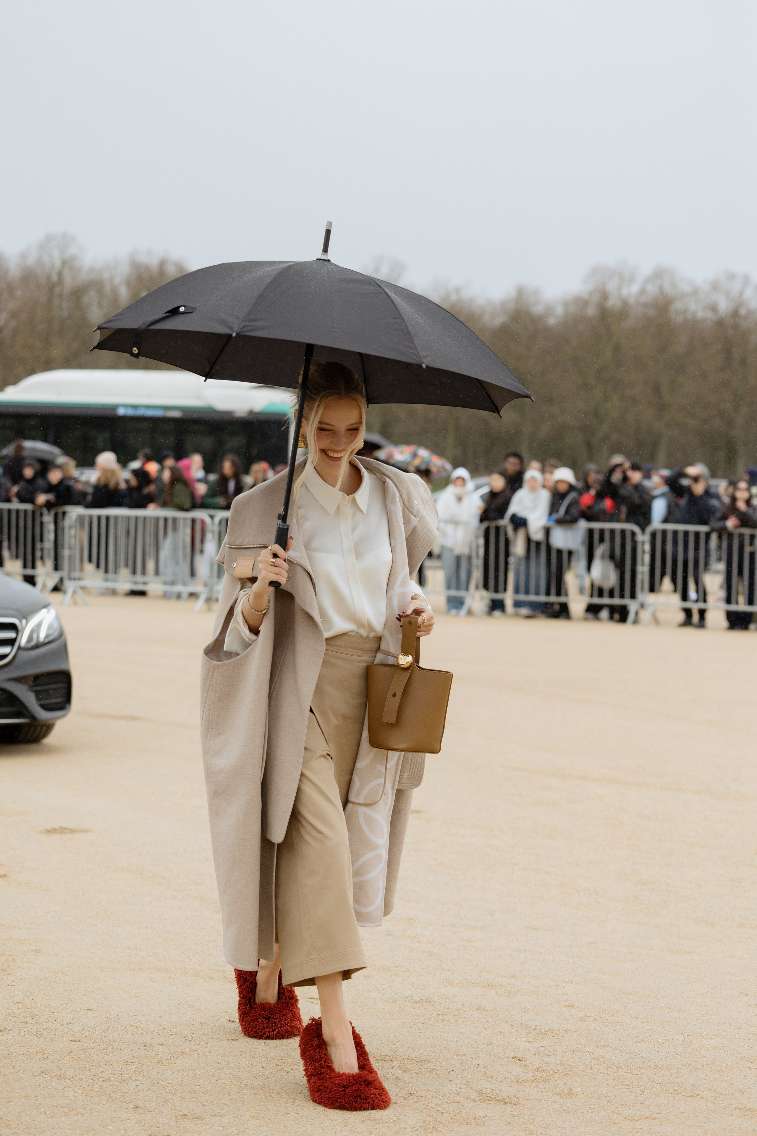 LOEWE PFW WOMENSWEAR FALL-WINTER 24/25. Photographer in Milan Ivan Goncharov