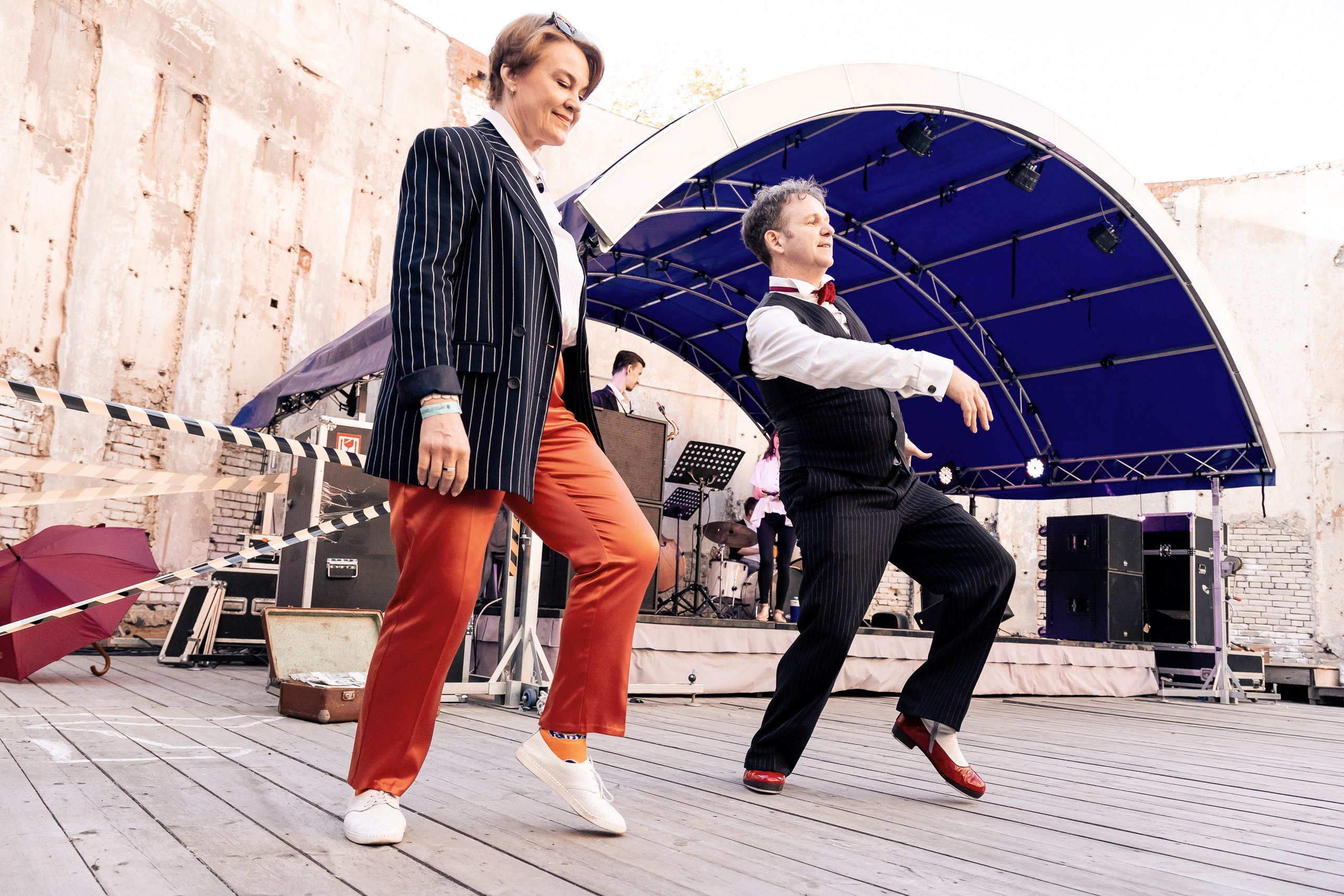 Танцы перед сценой на концерте "Джаз под небом"