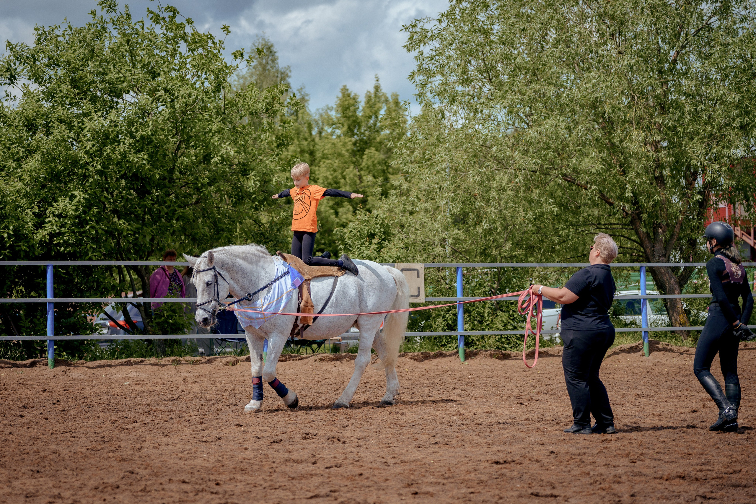 Конный клуб Горки. Портретный и семейный фотограф в Москве/Видное