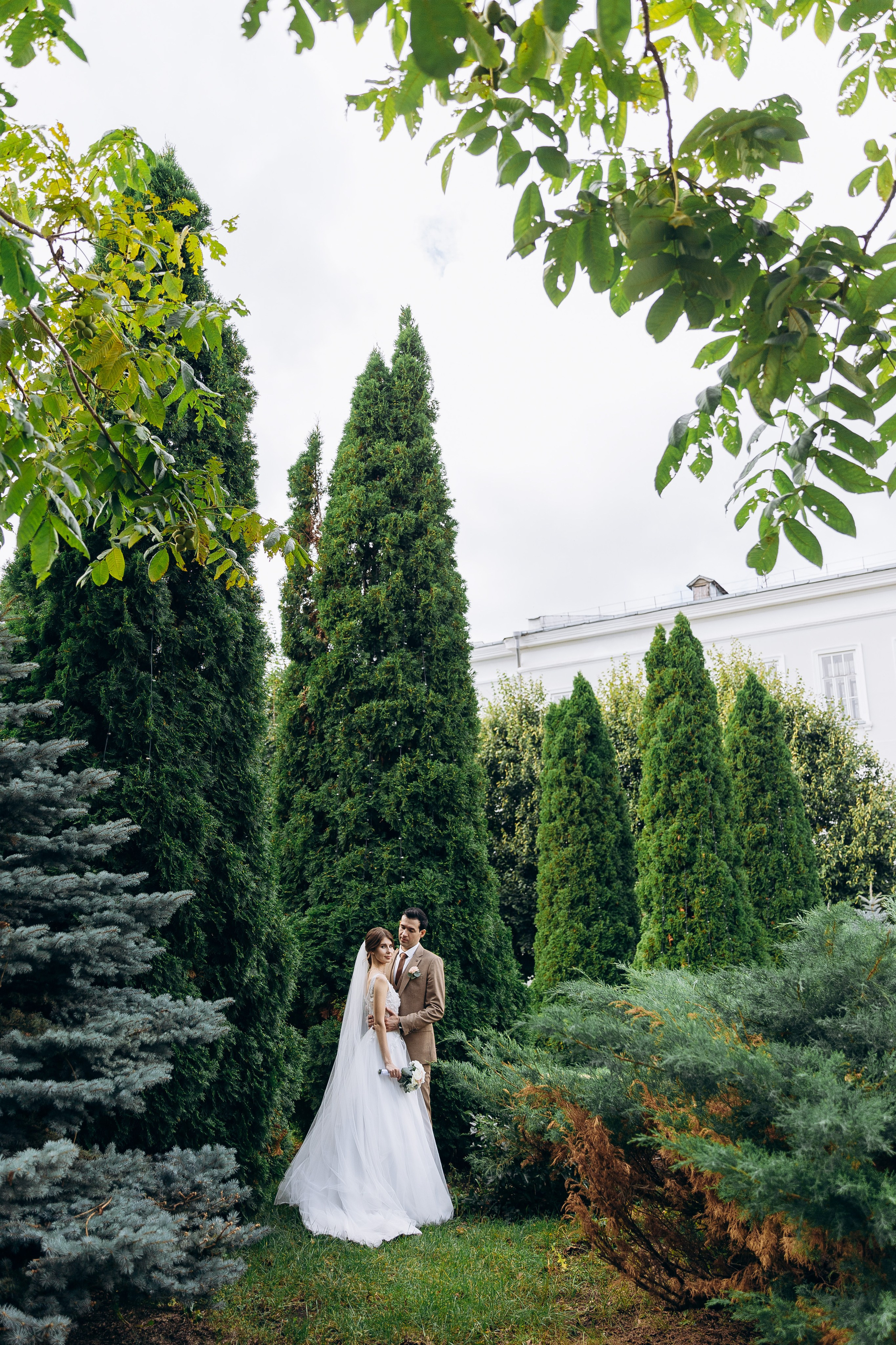 фотограф на свадьбу в Казани, свадебная фотосессия в КФУ, свадебное платье