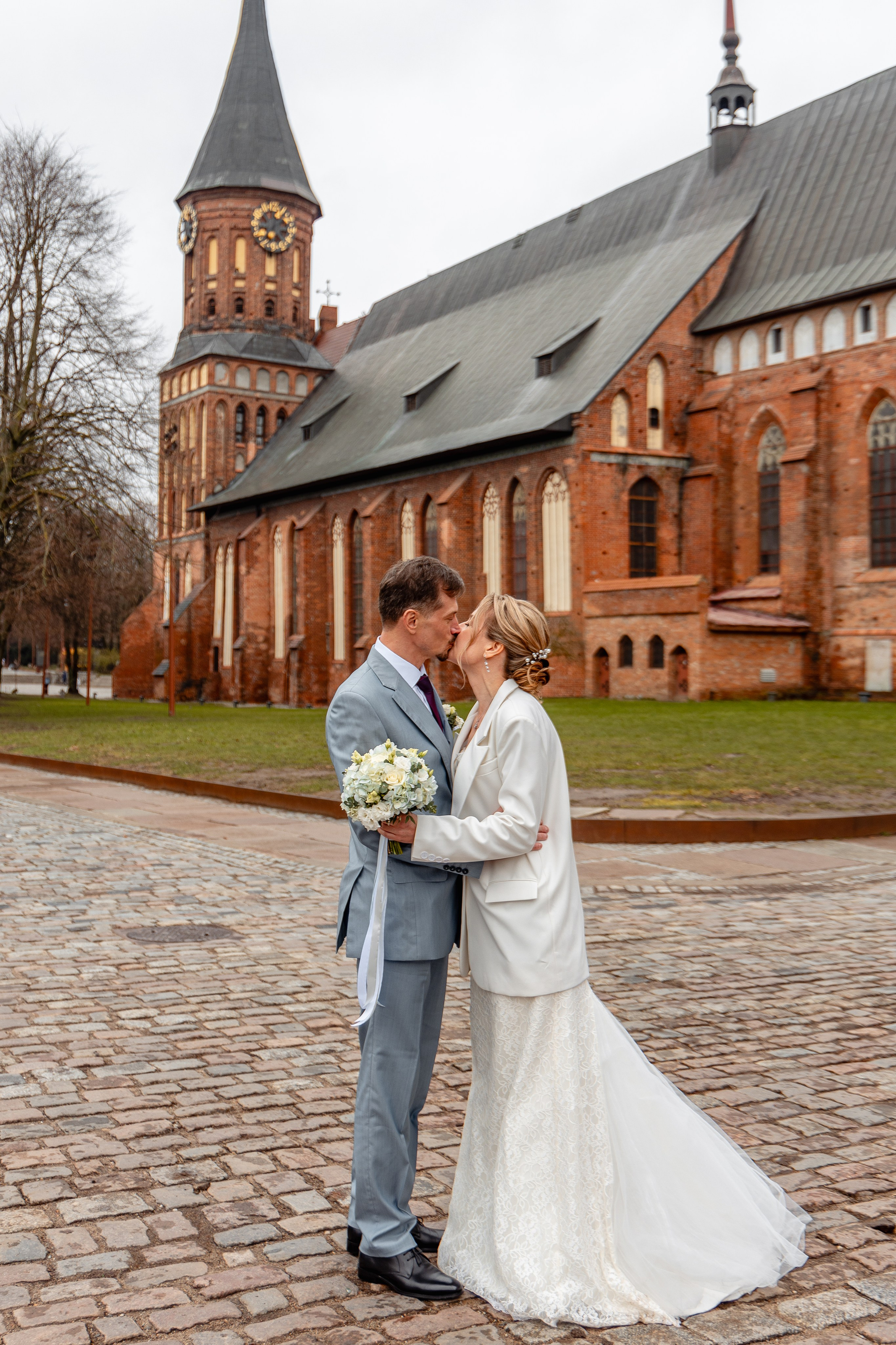 Ирина и Виталий | Остров Канта. Фотограф Елена Медок Калининград