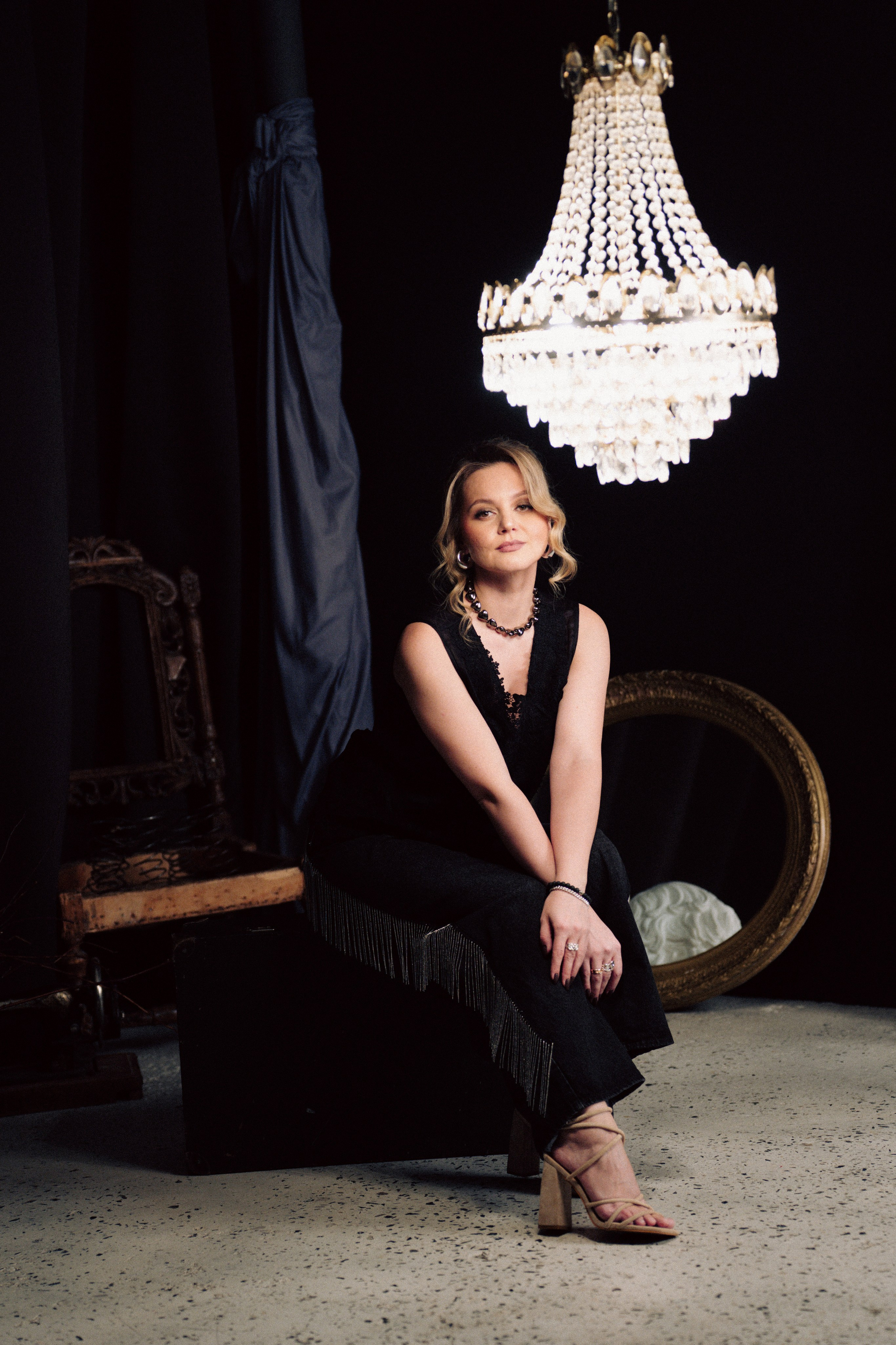 НОВОГОДНЯЯ ФОТОСЕСИИЯ В СТУДИИ ДЛЯ ДЕВУШКИ И ПРОГУЛКА ПО ЧЕРНЫШЕВСКОЙ. Профессиональный фотограф, Санкт-Петербург — Виктория Богомолова