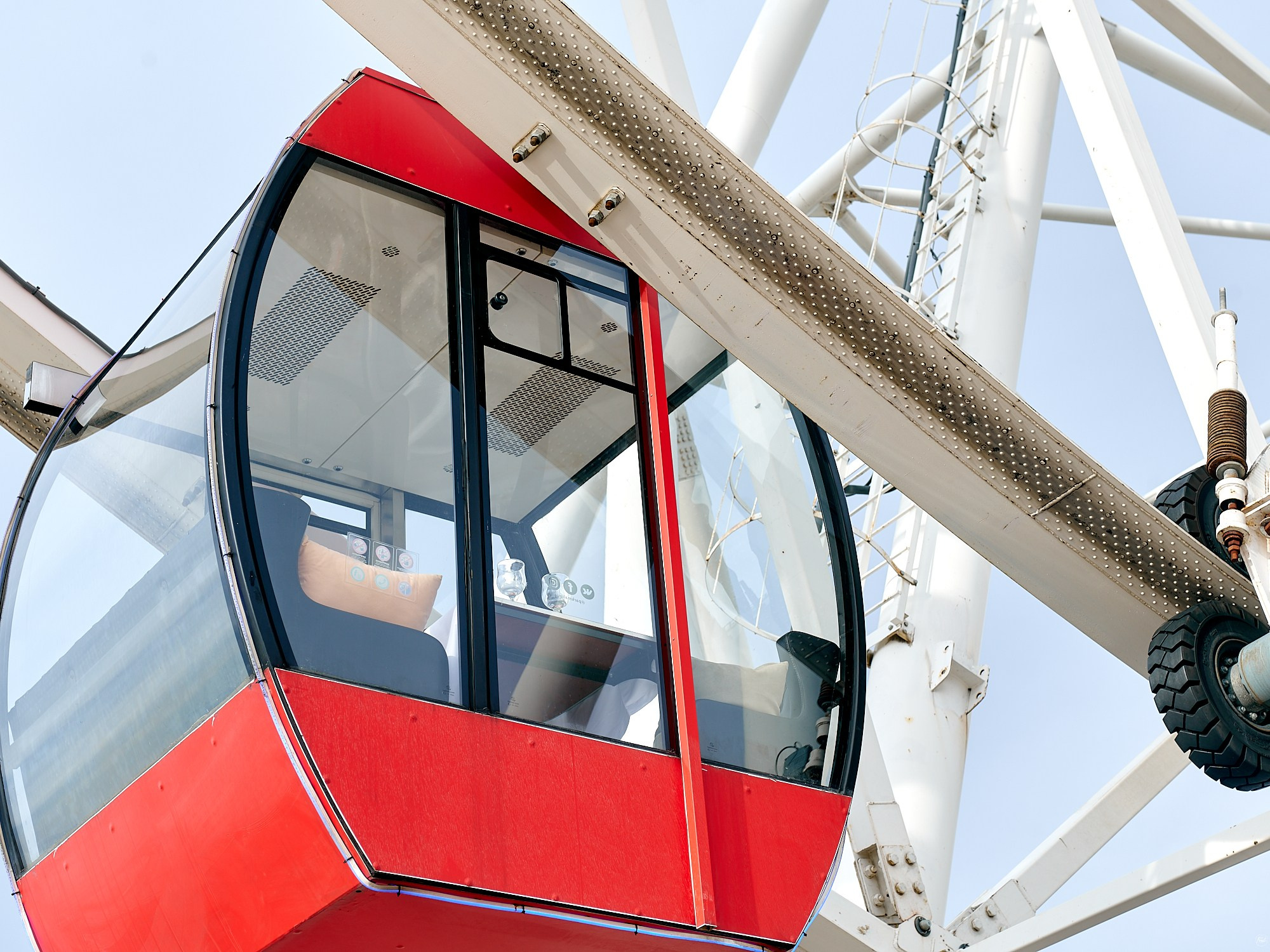 Гагра, Абхазия. Декабрь 2024. Фотографии отовсюду и обо всем