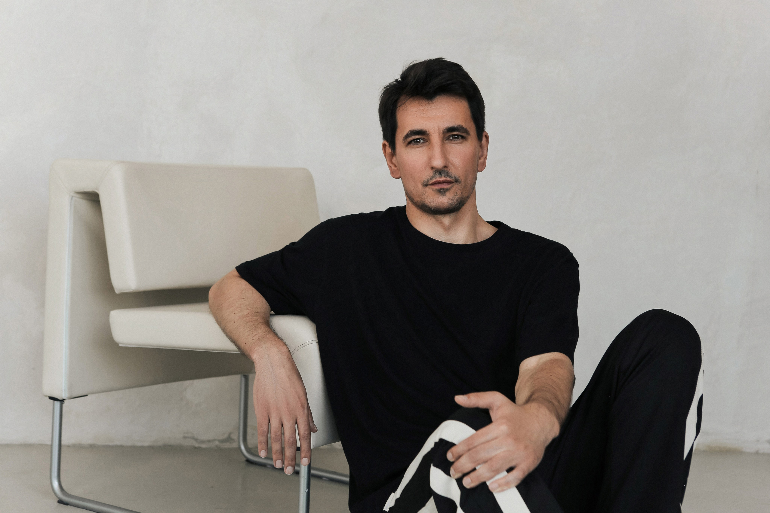 Мужской портрет - фотосессия в студии. Фотограф в Краснодаре и в Евпатории Дарья Белоущенко