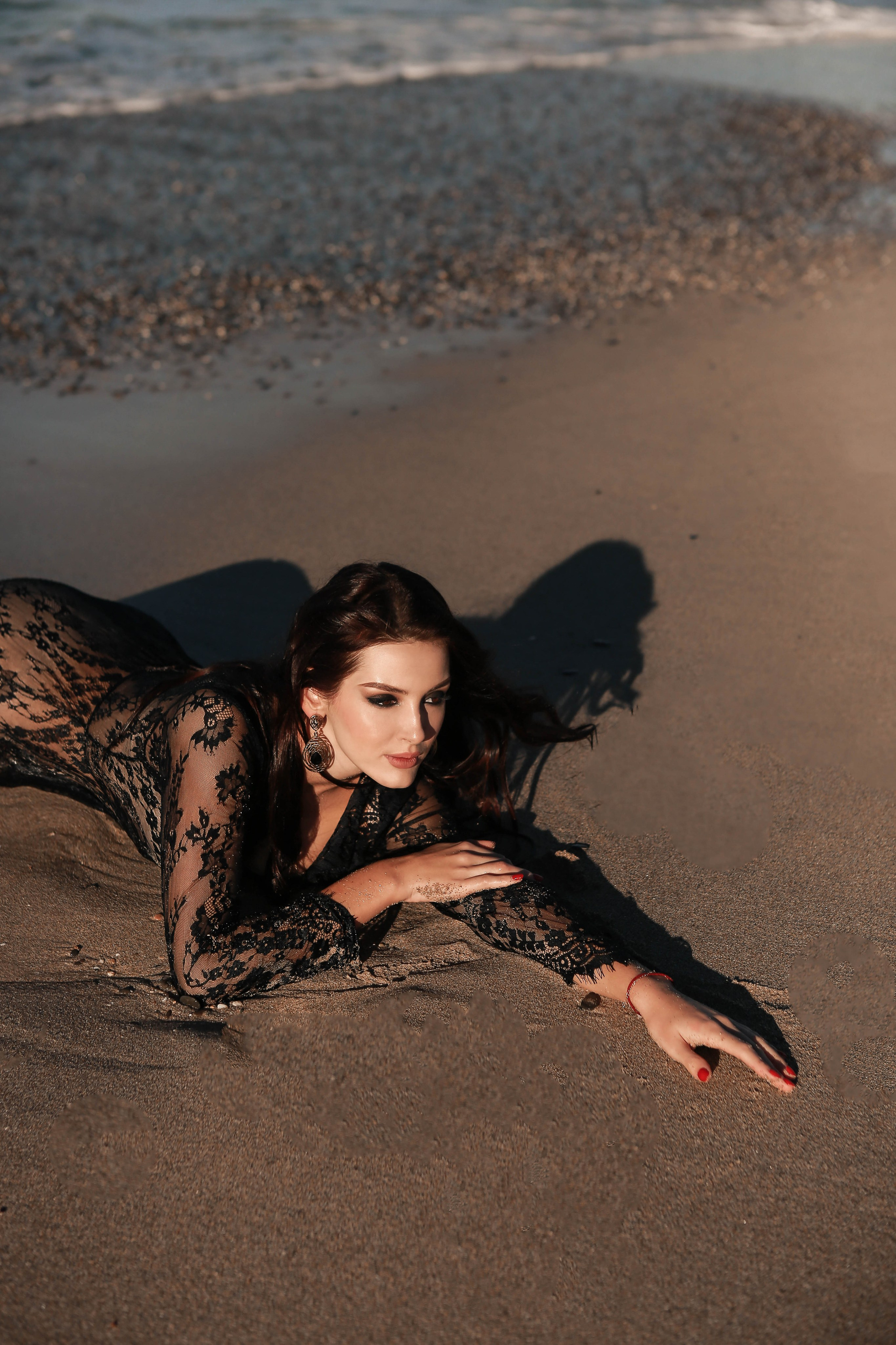 Девушка на пляже в платье. Фотограф в Краснодаре и в Евпатории Дарья Белоущенко