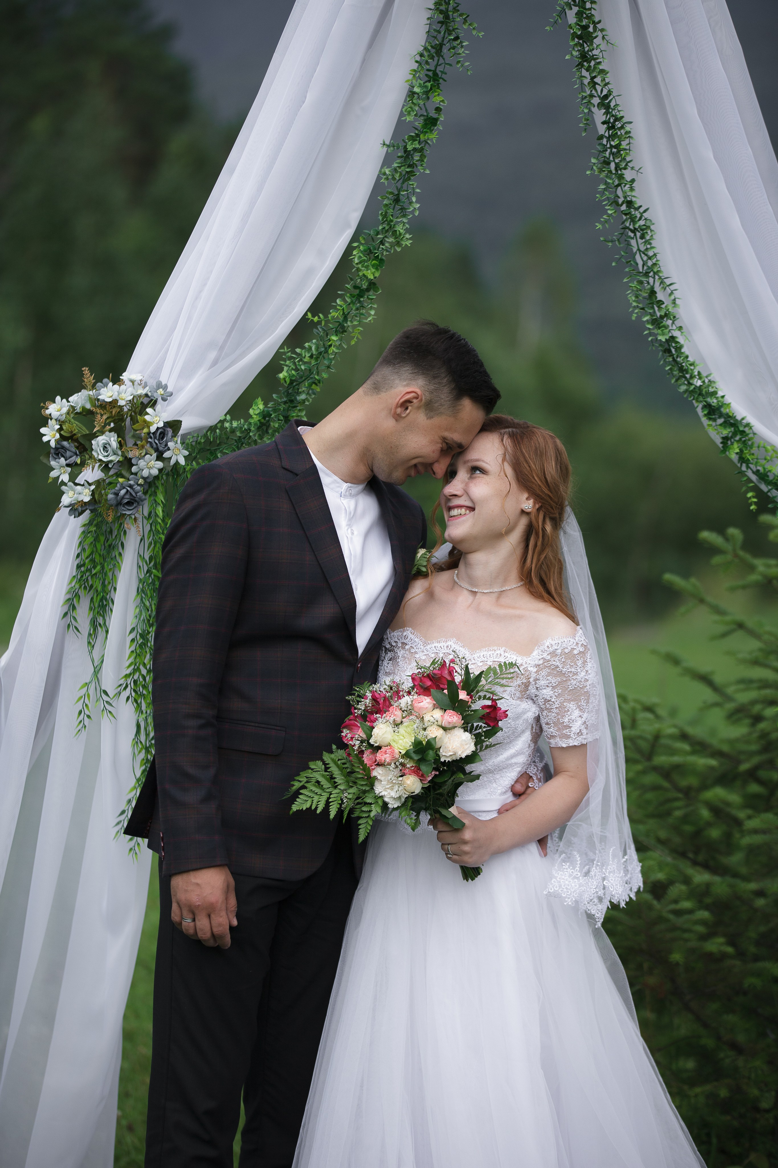 Свадебная фотосессия в Саяногорске. Портреты с душой: Иван Зиновьев -Фотограф в Саяногорске