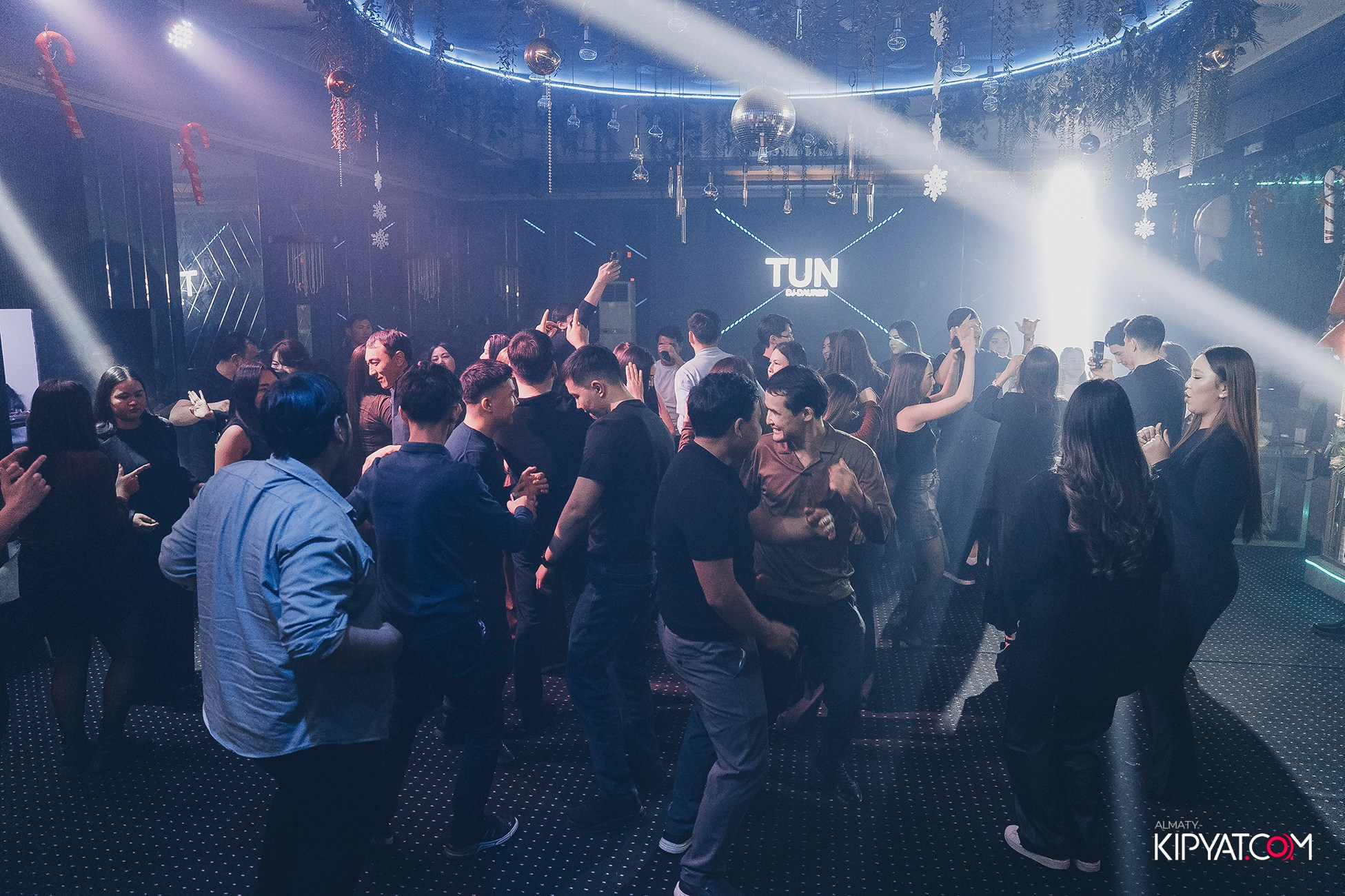 TUN LONGE BAR. КИПЯТКОМ АЛМАТЫ! Фотосъемка мероприятий в Алматы