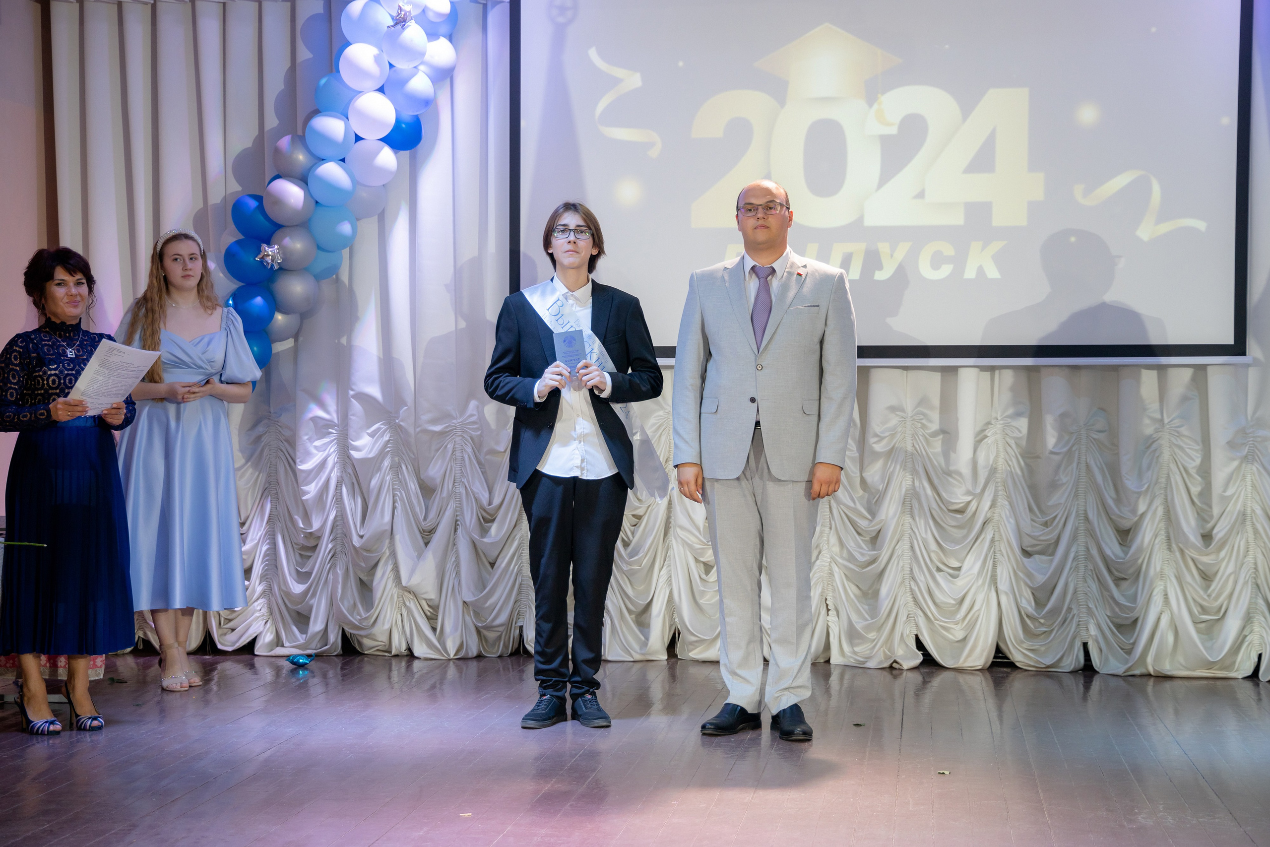 Школьный выпускной 2024 год в Соколе (Минск). Свадебный фотограф в Минске/Беларуси Сергей Спиридонов