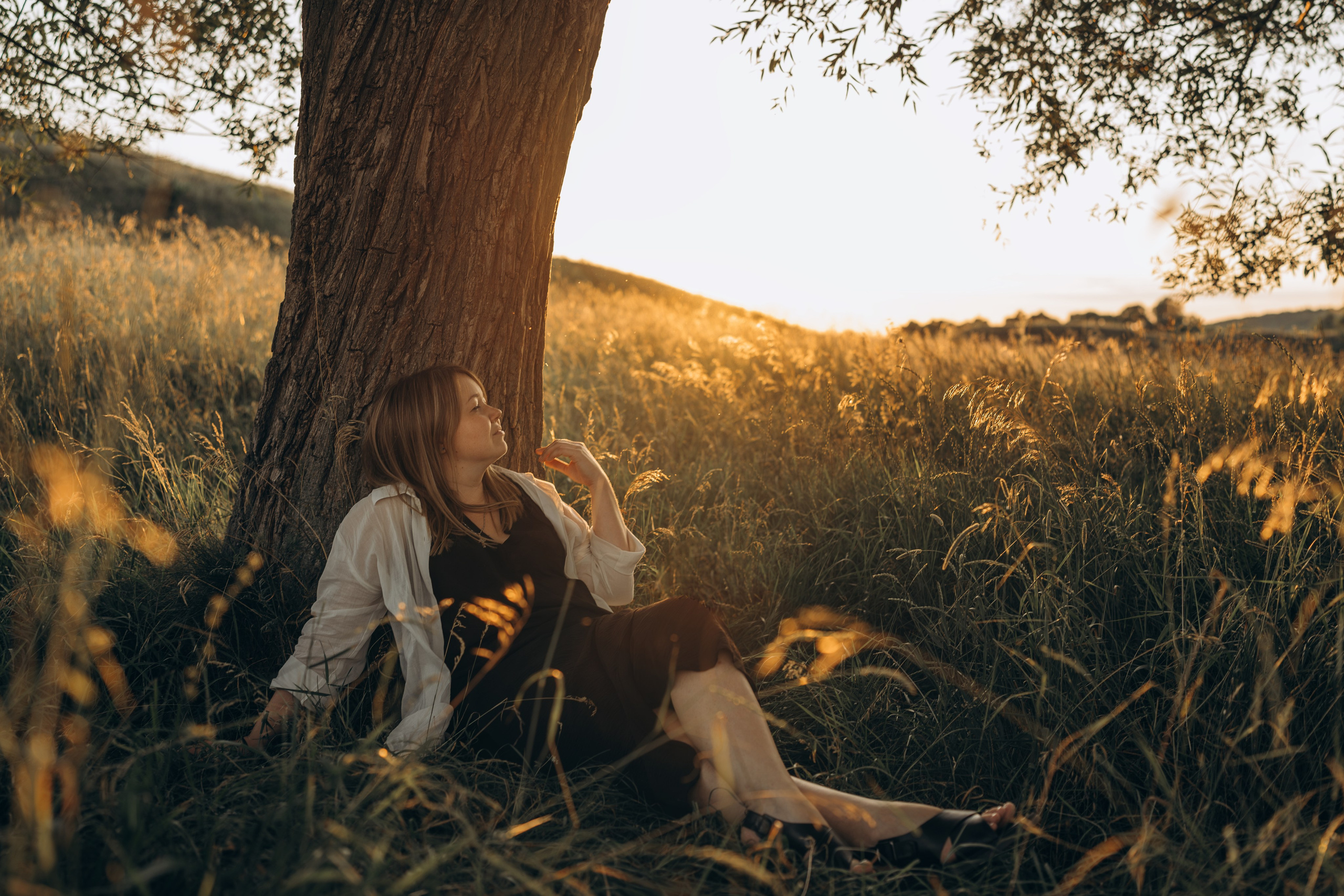 Летний луг, закат. Семейный фотограф Москва. Фотограф беременности и материнства Москва