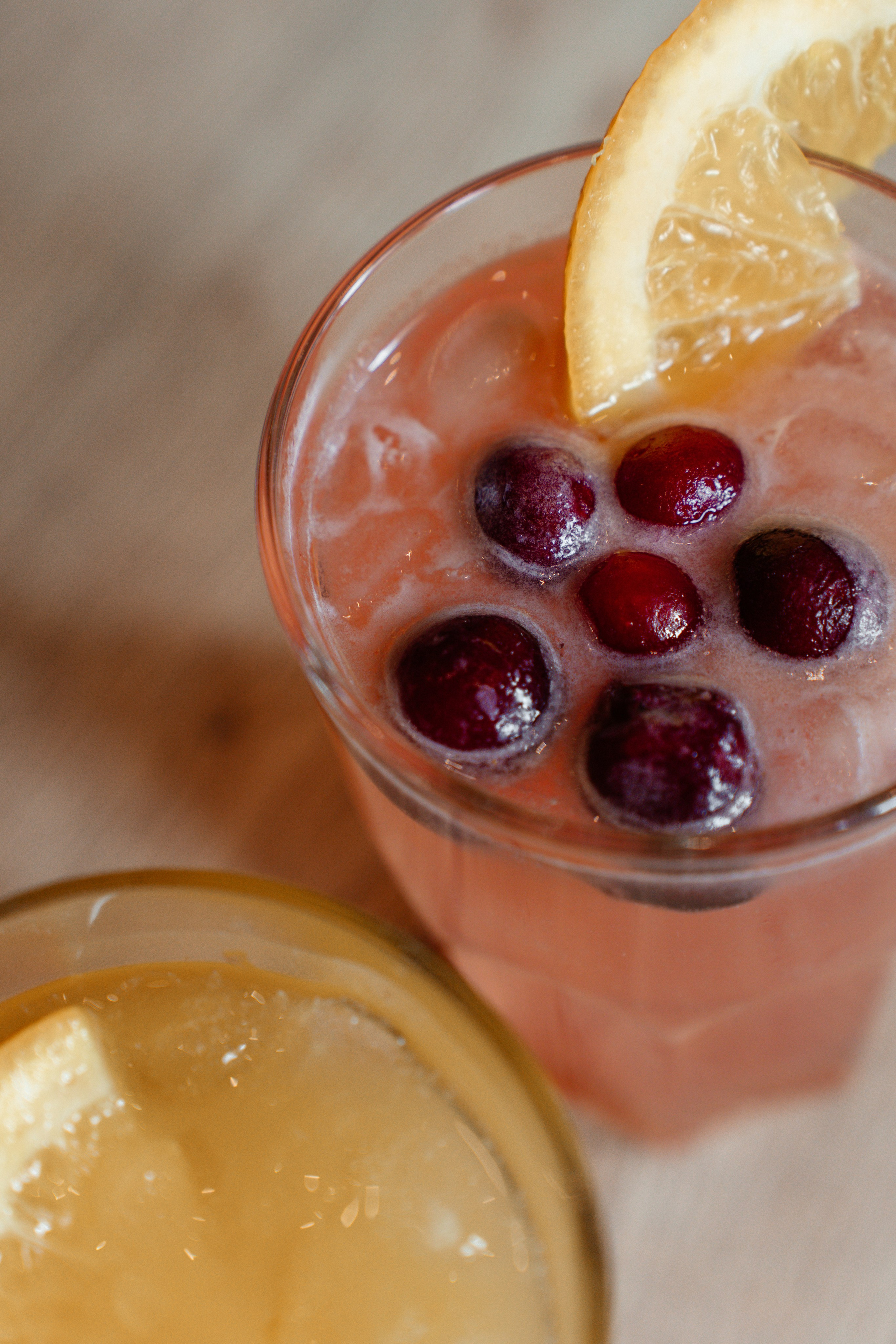 Контент- съёмка для кофейни «ЗАРЯД». Ваш семейный фотограф в Минске — Вика Трегубова