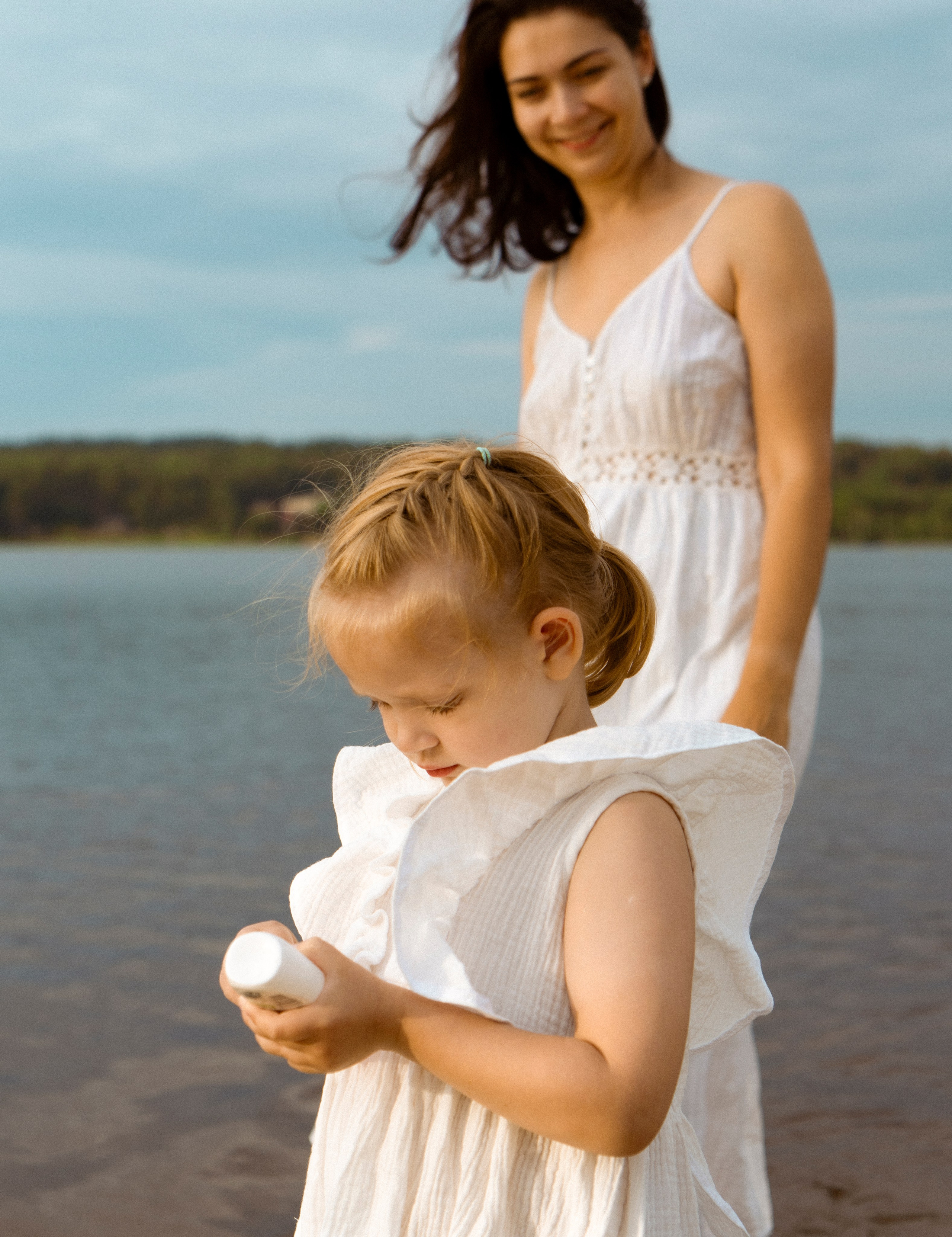 Семейная фотосессия для мамы с дочкой в Санкт-Петербурге на озере. Светлана Гопанюк. Портретный фотограф. Санкт-Петербург. СПб