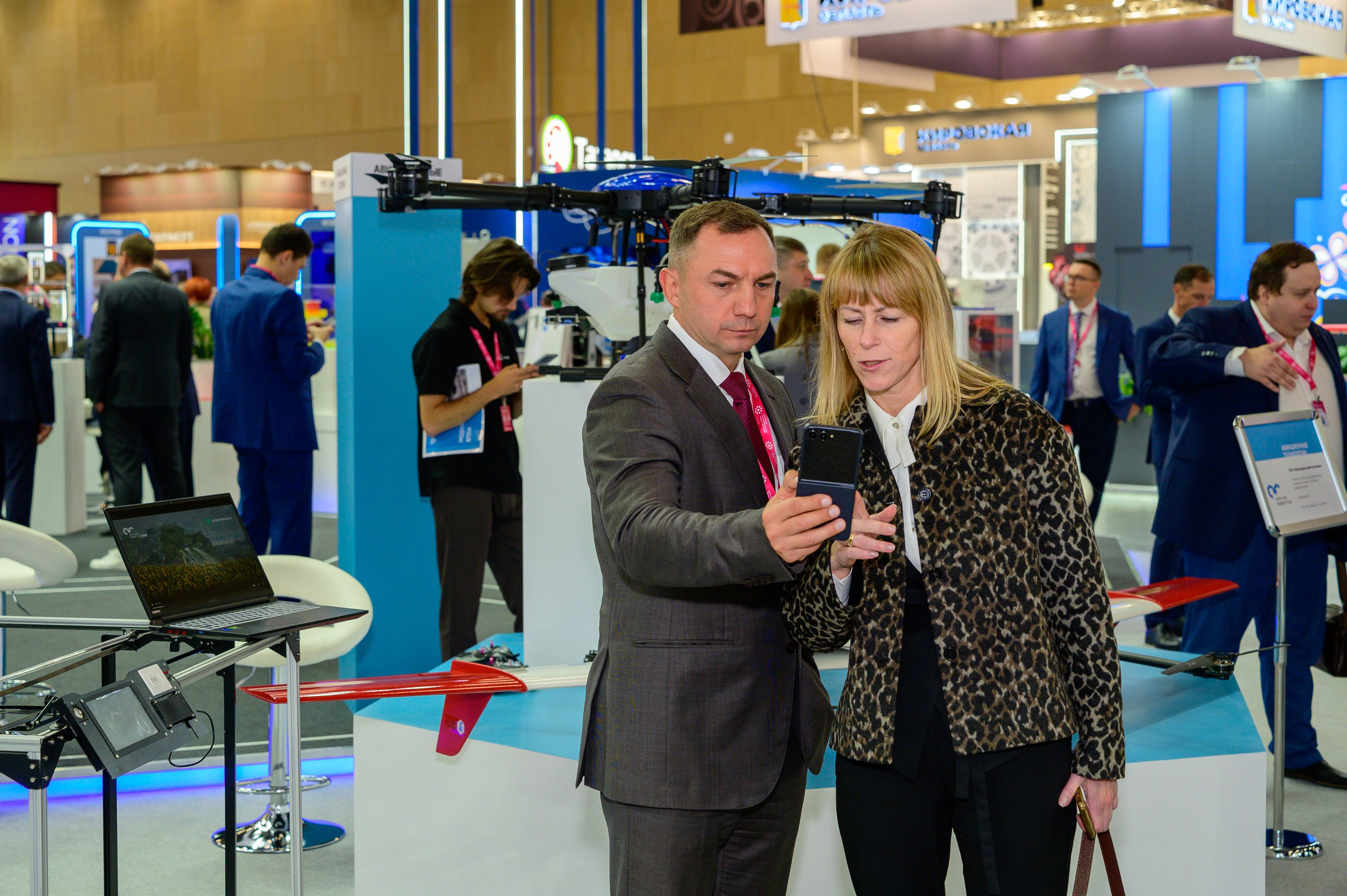 BigindustrialweekBelarus. Фотоуслуги, услуги фотографа, фотографирование важных событий