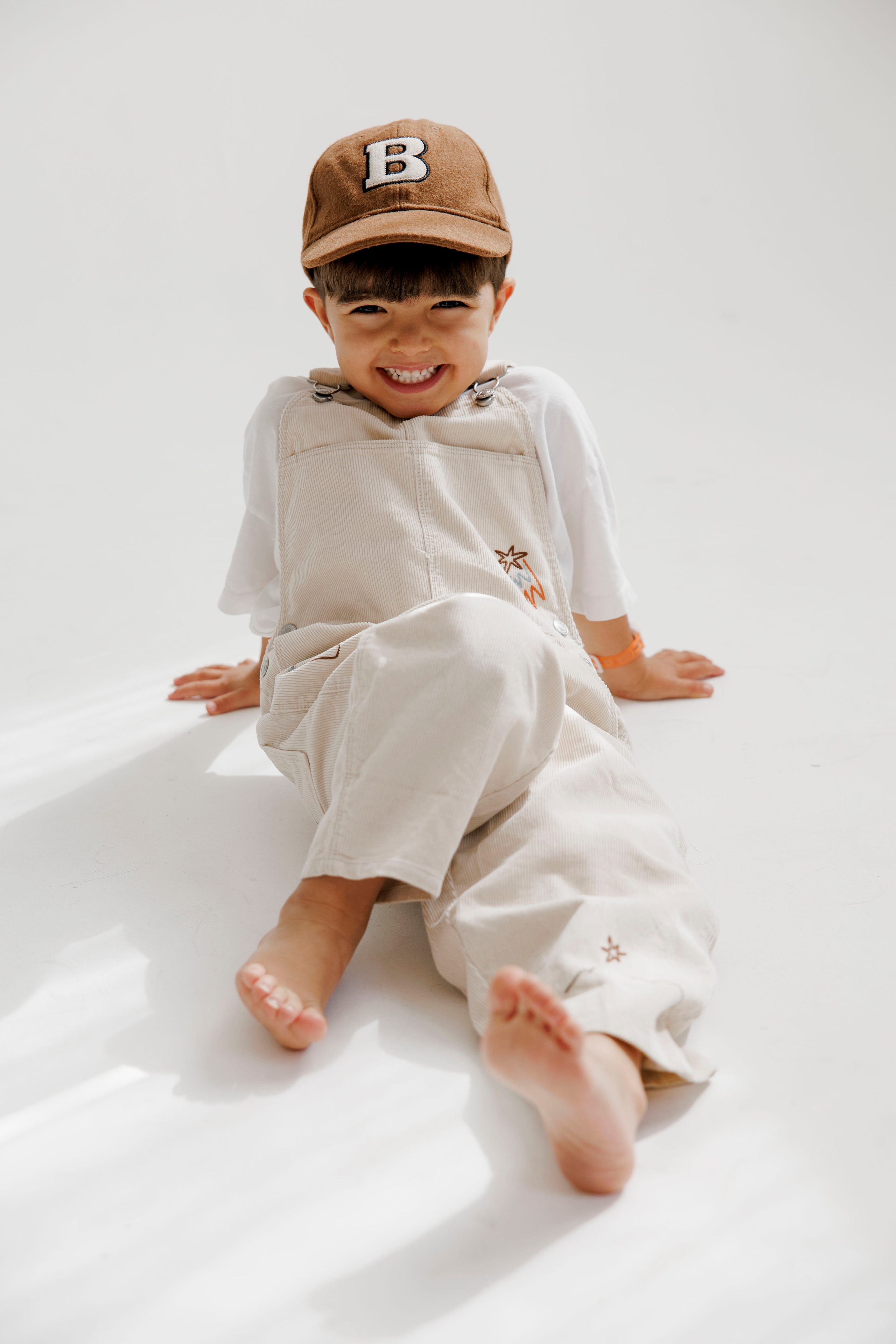 Family photoshoot inside the studio. Wedding and family photographer