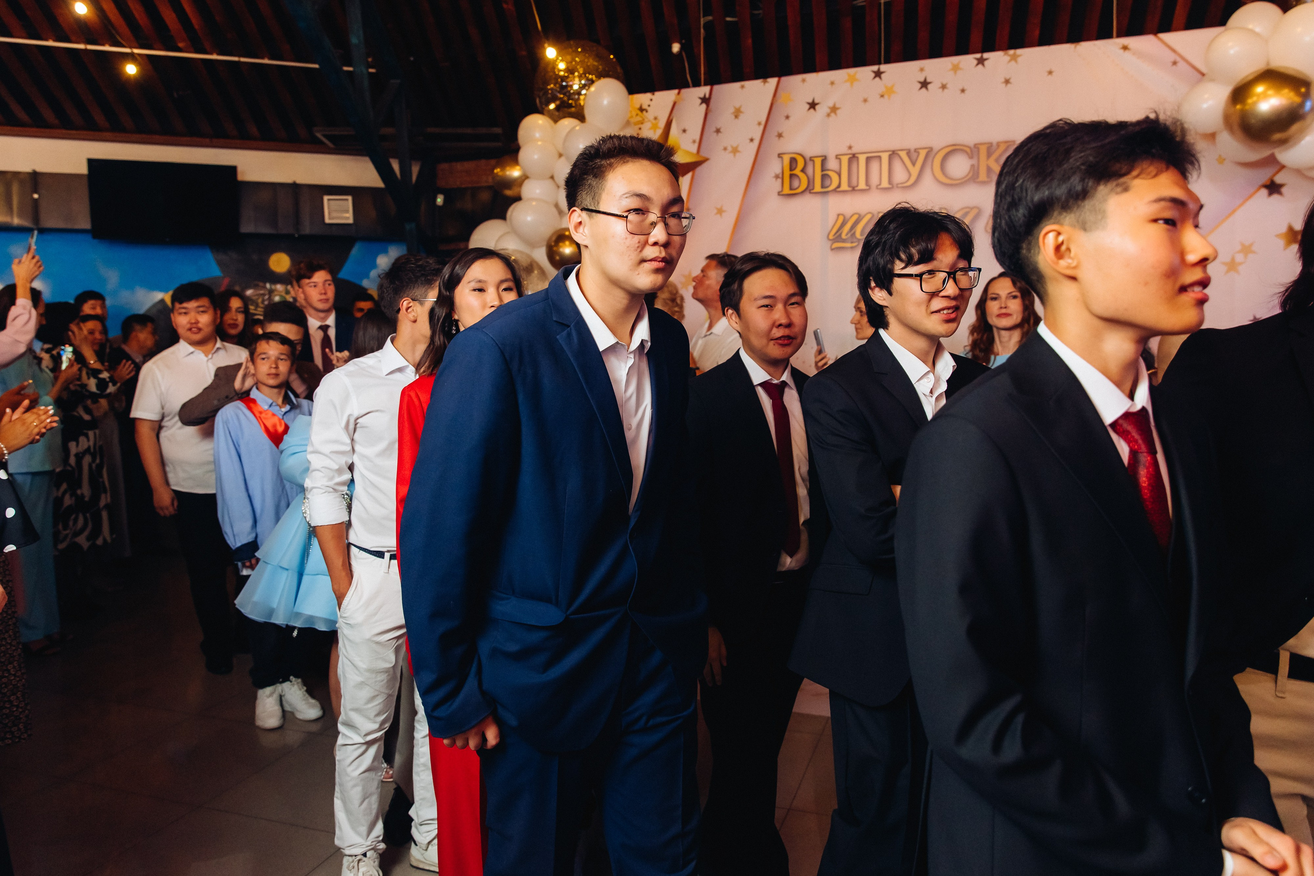 Выпускной вечер. 49 школа. Баран на корове. Свадебный и семейный фотограф в Улан-Удэ