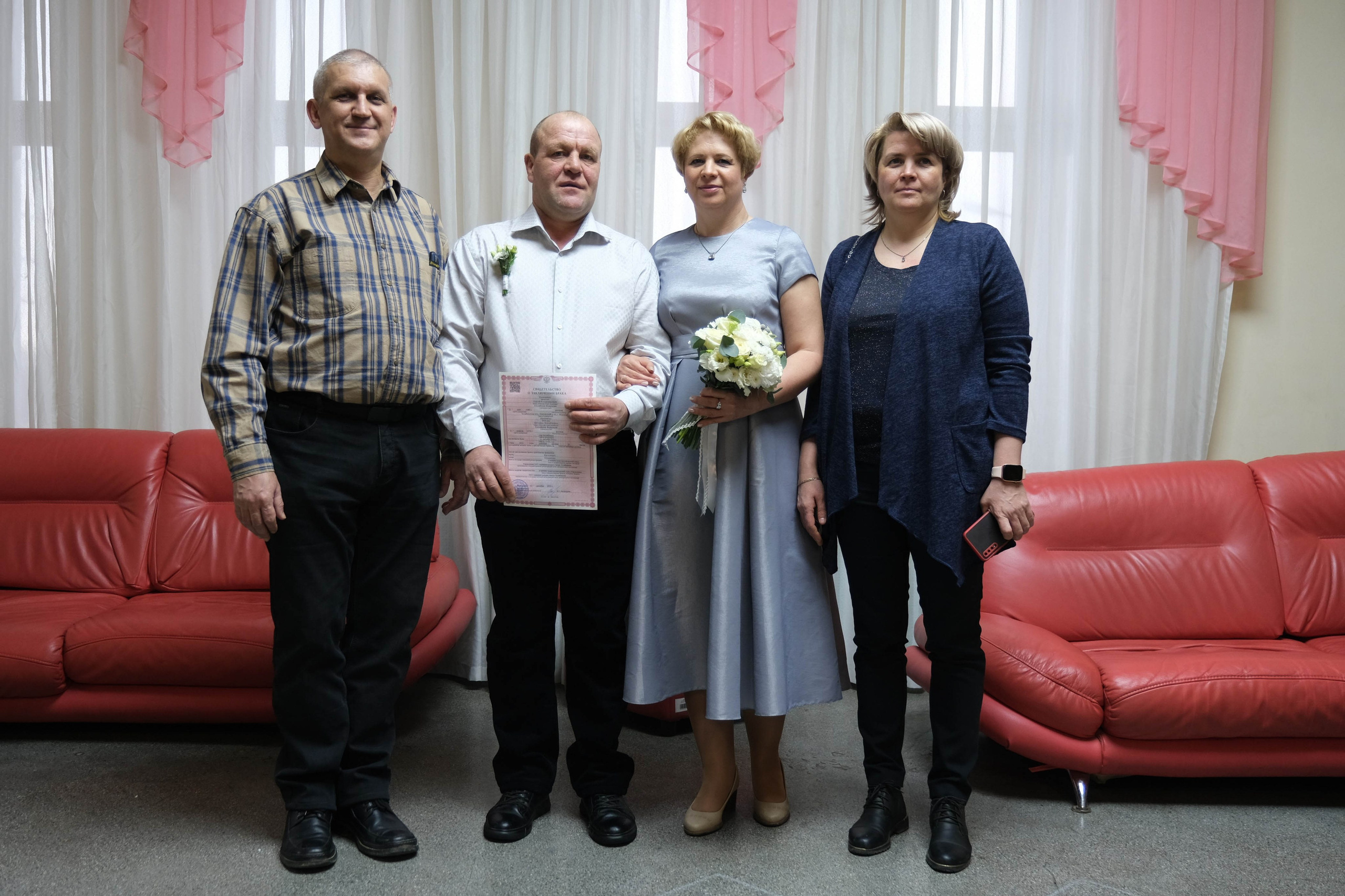 Сергей и Светлана. Регистрация в ЗАГСе. Свадебный фотограф в Челябинске Сырчикова Наталья