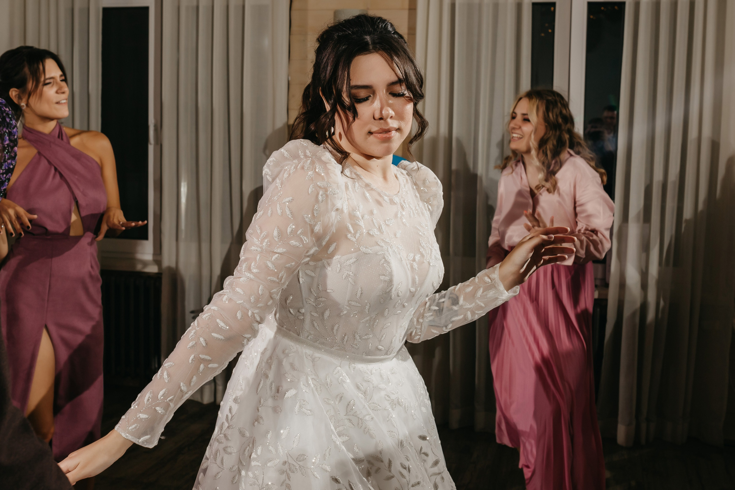 Свадебная фотосессия на природе. Свадебный фотограф в Санкт-Петербурге Игорь Бабенко