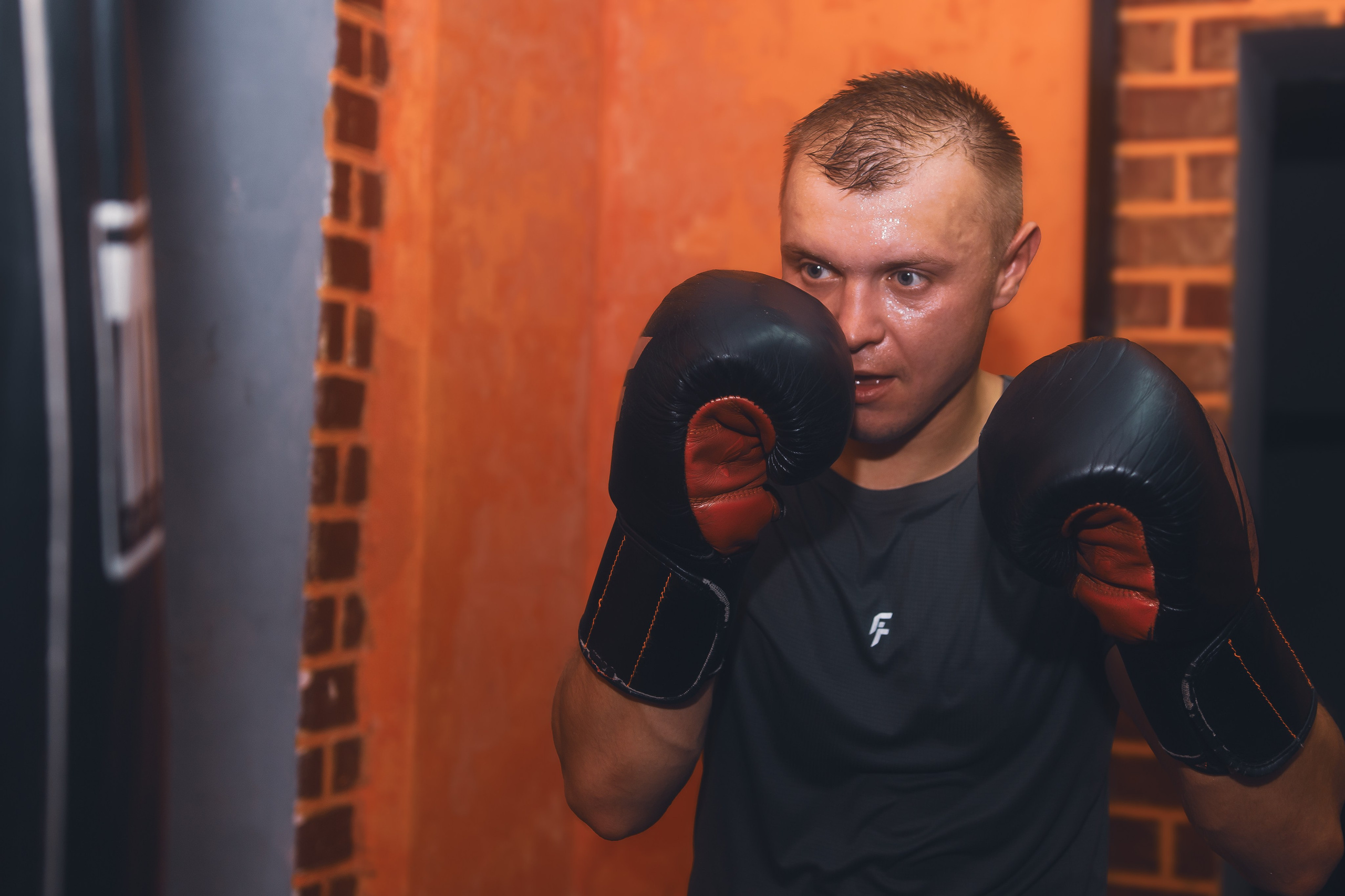 Тренировка по боксу в клубе Golden gloves Minsk