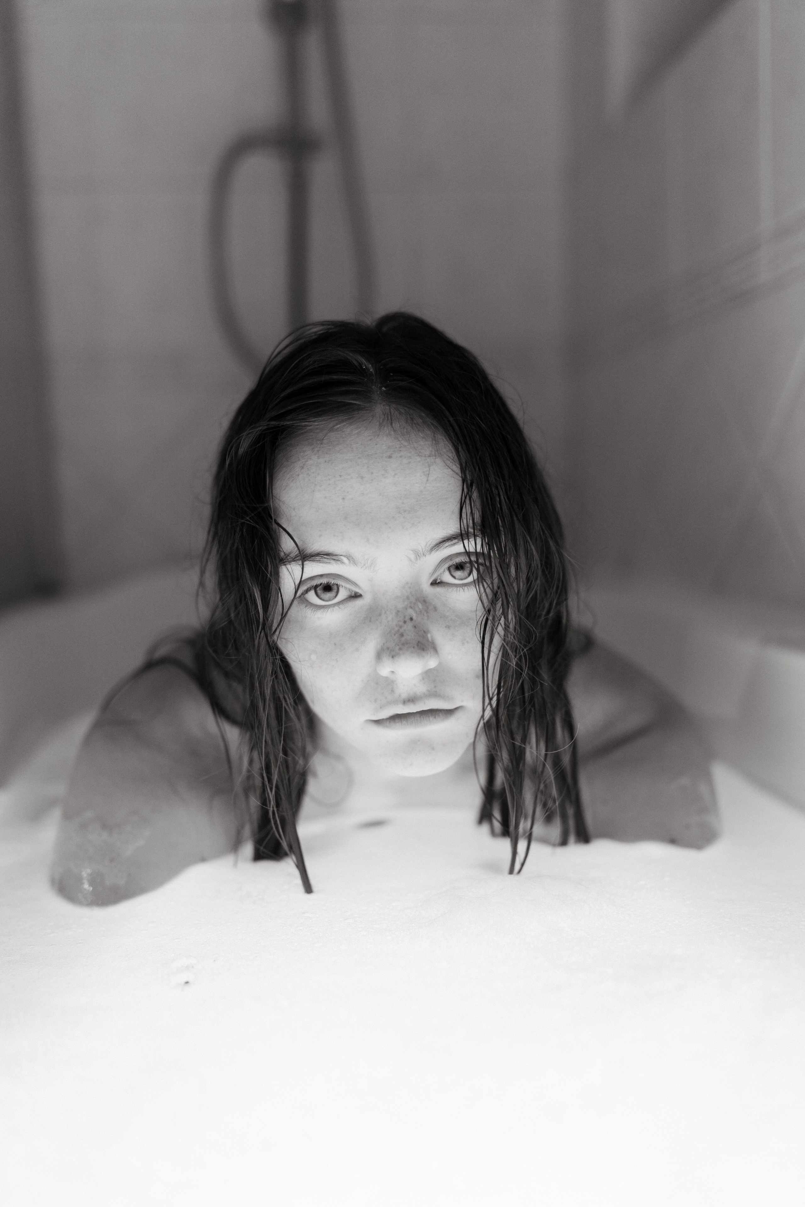 Софья в ванной. Чувственный фотограф в Санкт-Петербурге Пятнова Ксения