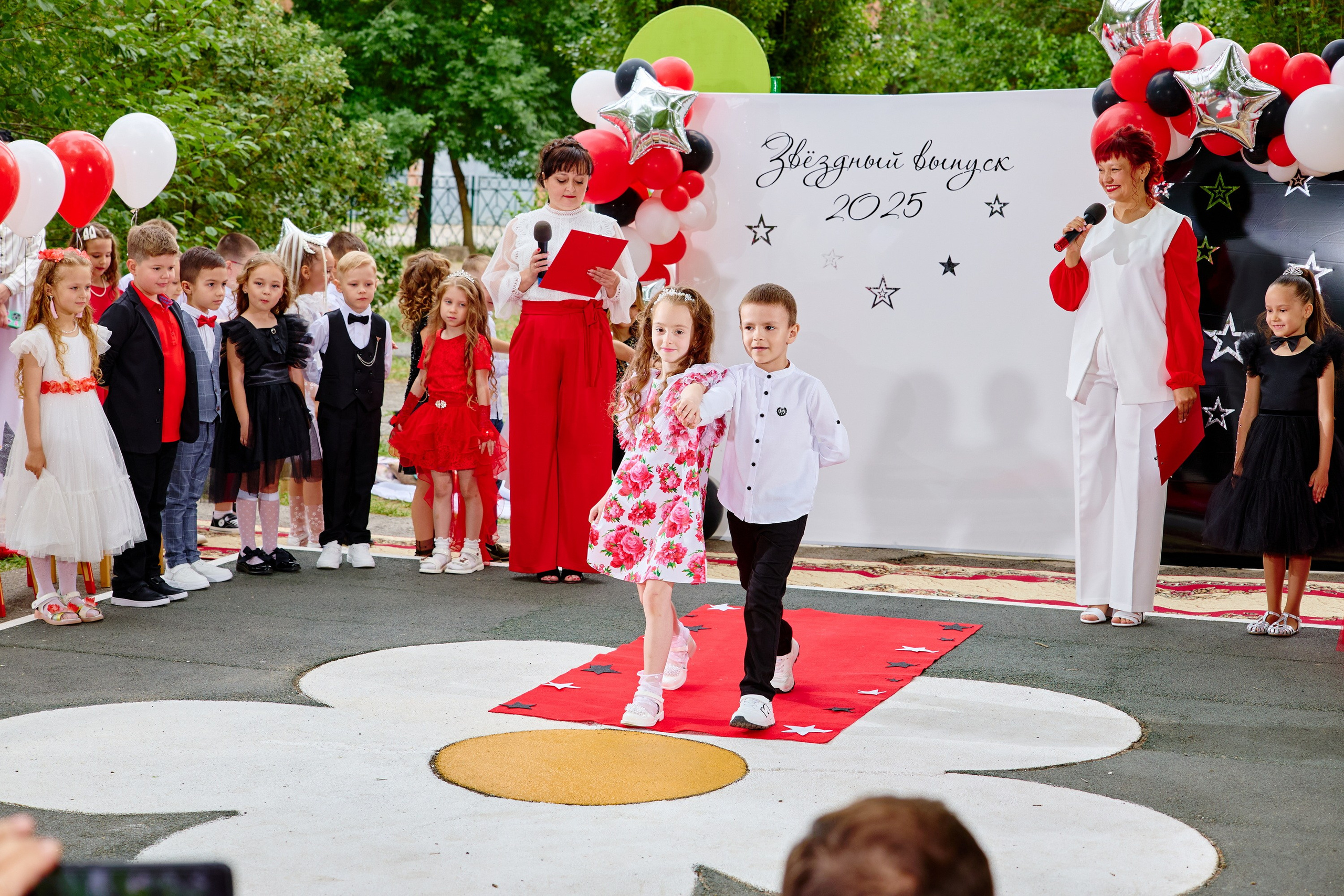 Выпускной 45 сад. Фотограф Выпускные альбомы Таганрог Сергей Коробченко